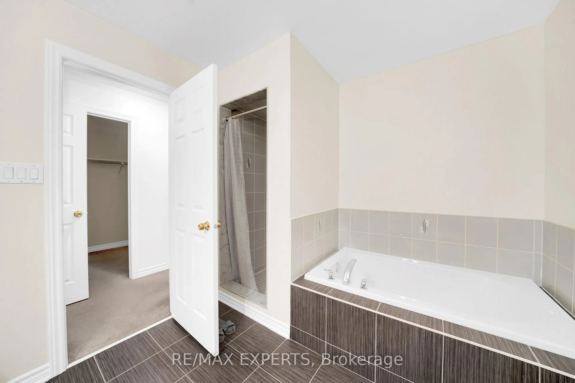 Photo 23 of 17 Zachary Place, Vaughan, Vellore Village — HOMEH