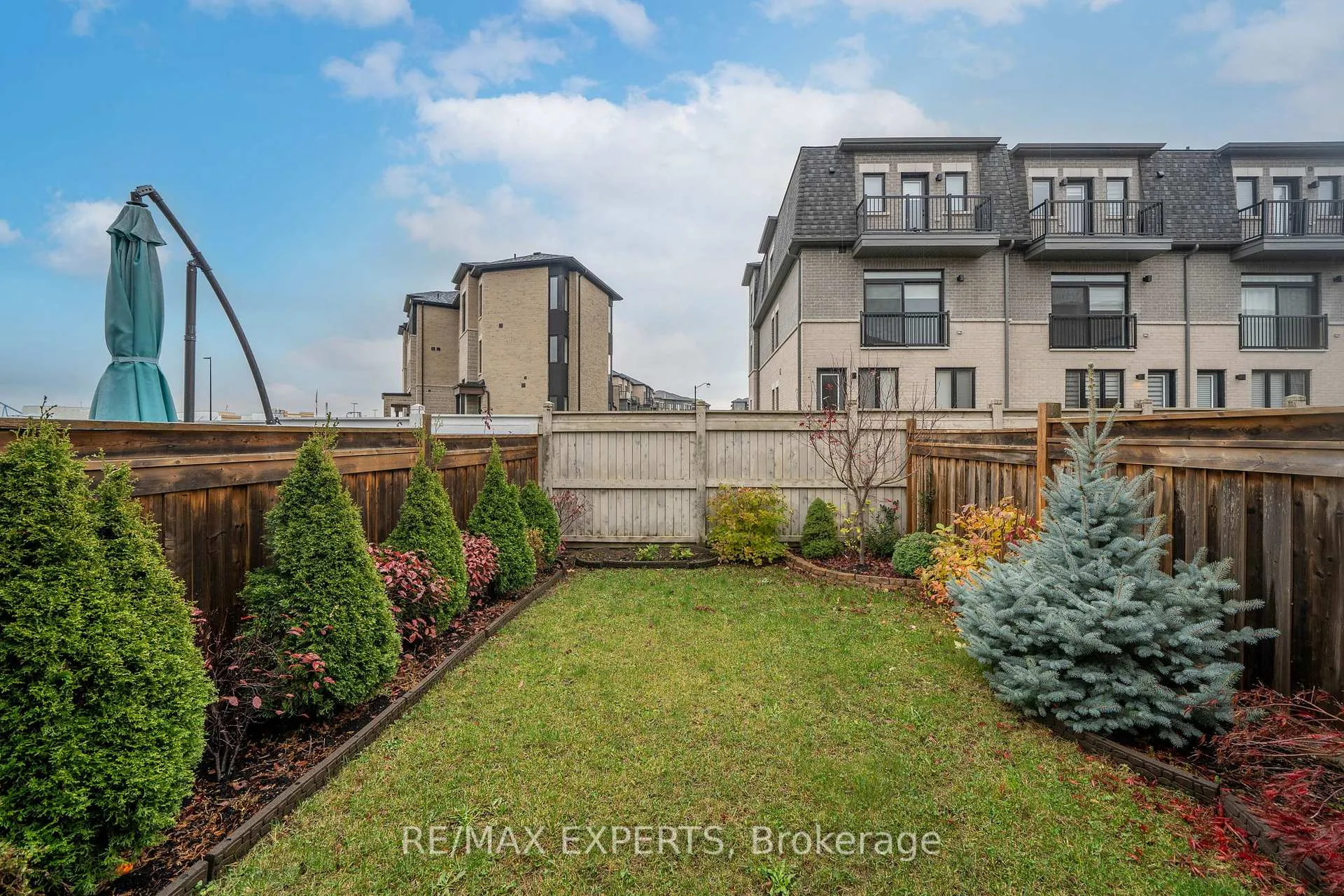 Photo 32 of 17 Zachary Place, Vaughan, Vellore Village — HOMEH