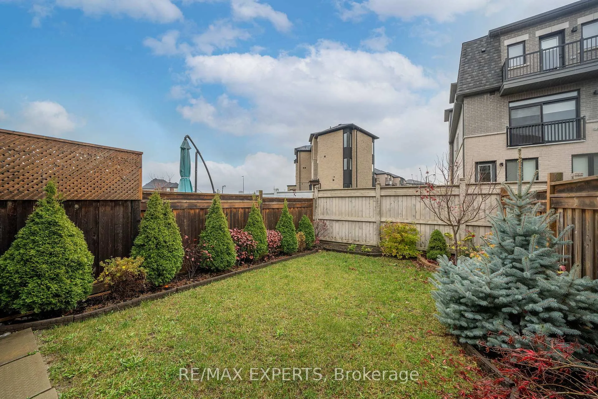 Photo 33 of 17 Zachary Place, Vaughan, Vellore Village — HOMEH