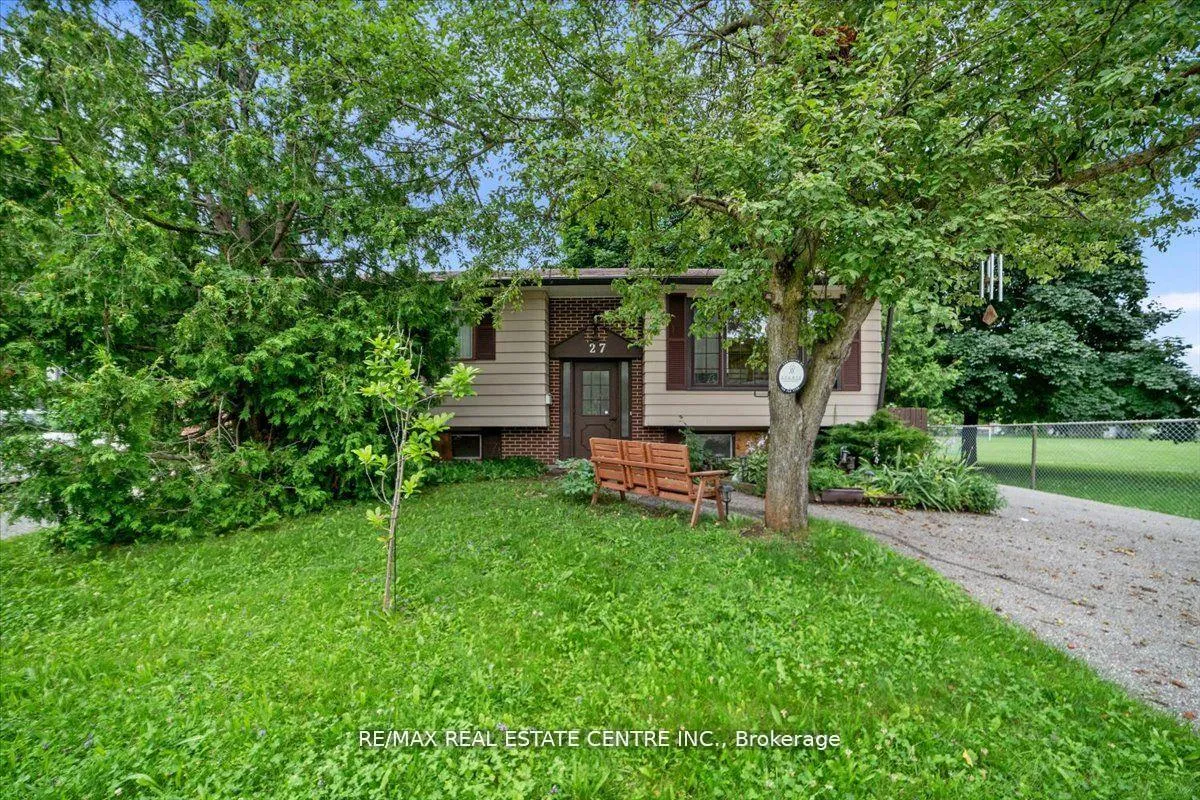 Photo 3 of 27 Bernick Drive, Barrie, Grove East — HOMEH