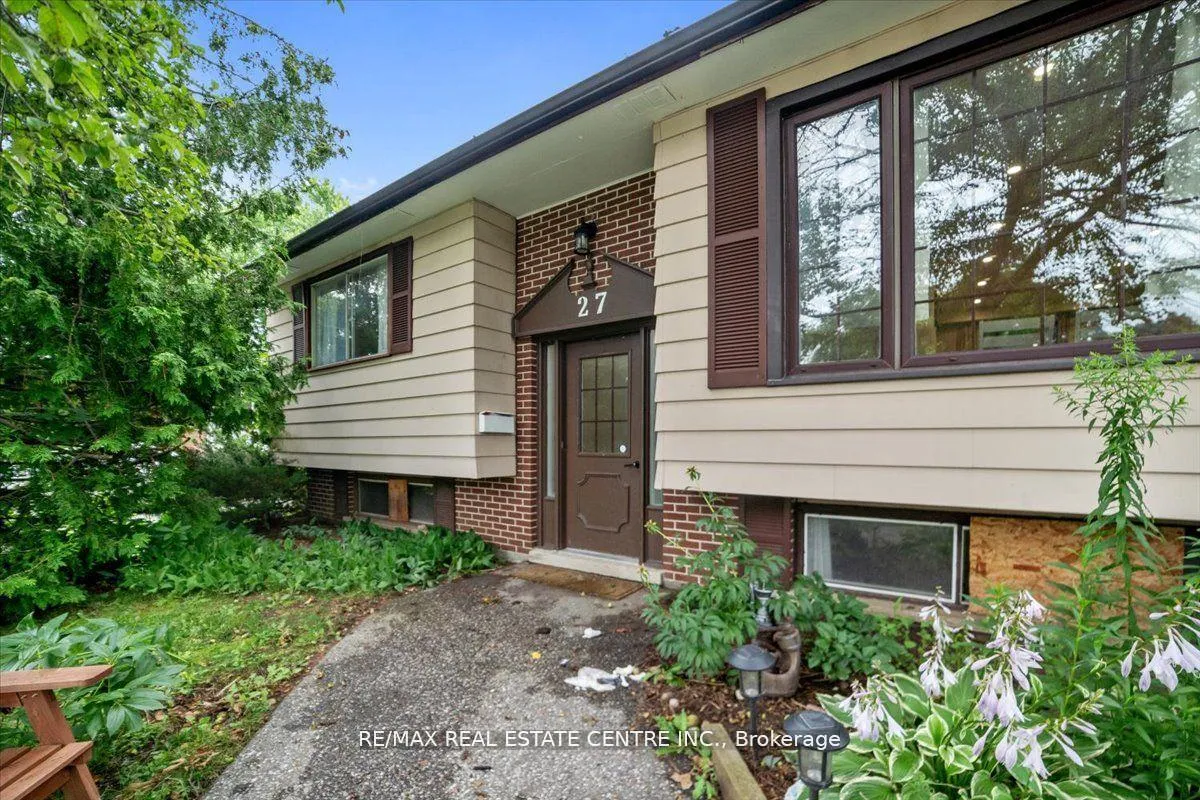 Photo 4 of 27 Bernick Drive, Barrie, Grove East — HOMEH