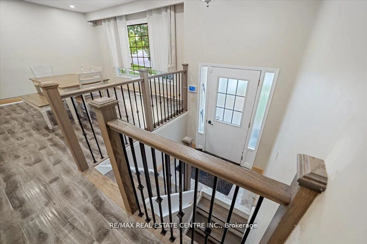 Photo 5 of 27 Bernick Drive, Barrie, Grove East — HOMEH