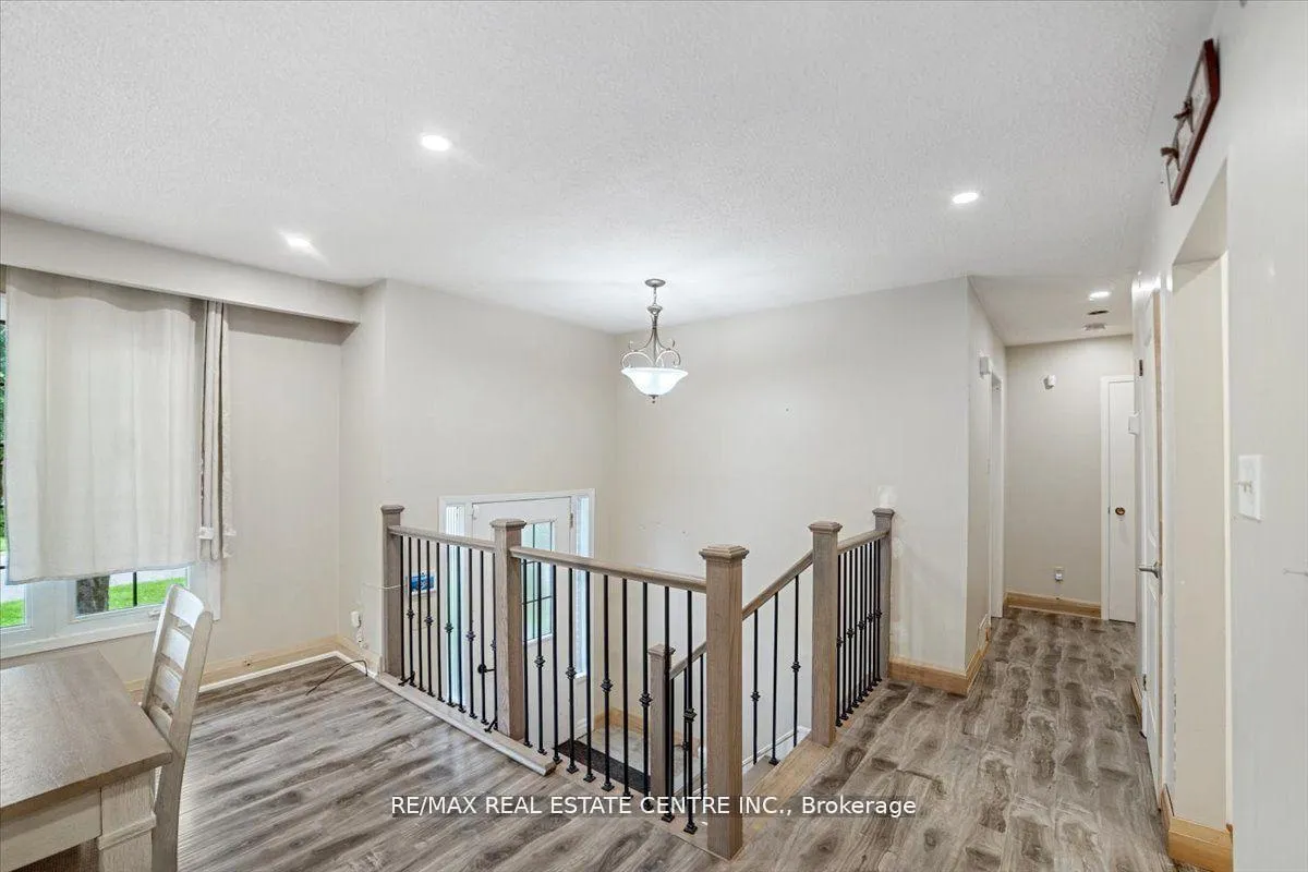 Photo 7 of 27 Bernick Drive, Barrie, Grove East — HOMEH