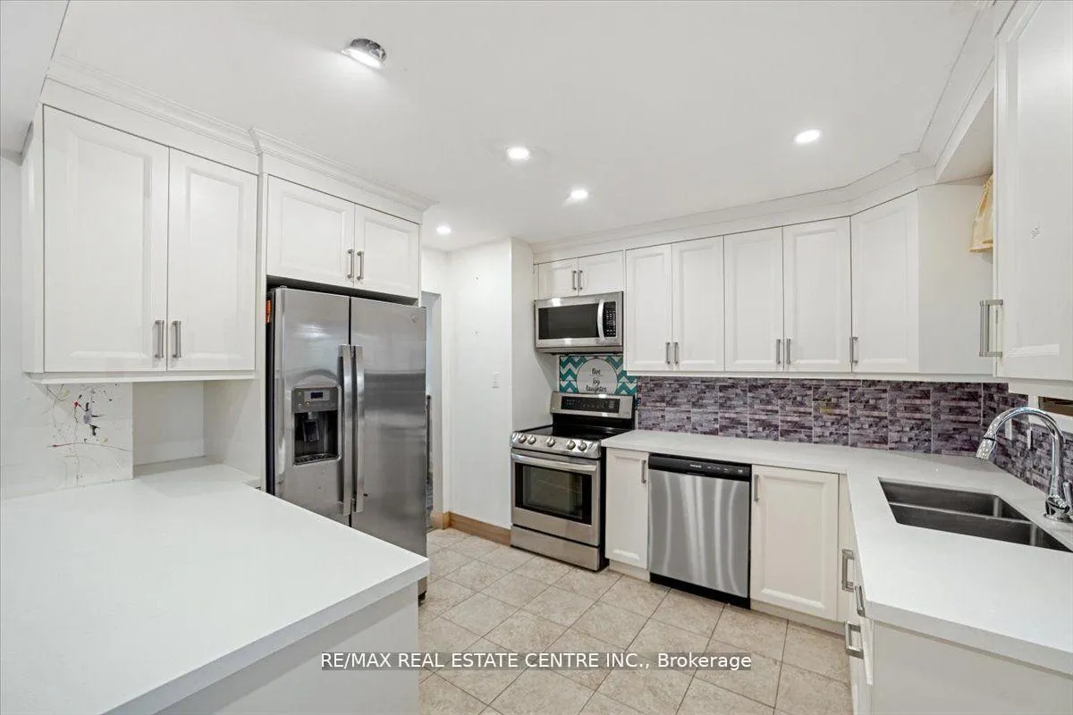 Photo 14 of 27 Bernick Drive, Barrie, Grove East — HOMEH