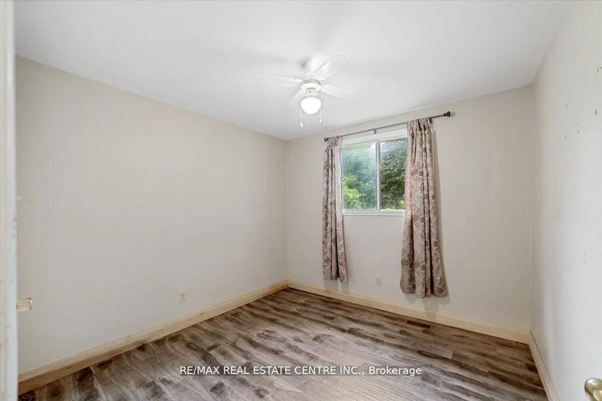 Photo 18 of 27 Bernick Drive, Barrie, Grove East — HOMEH