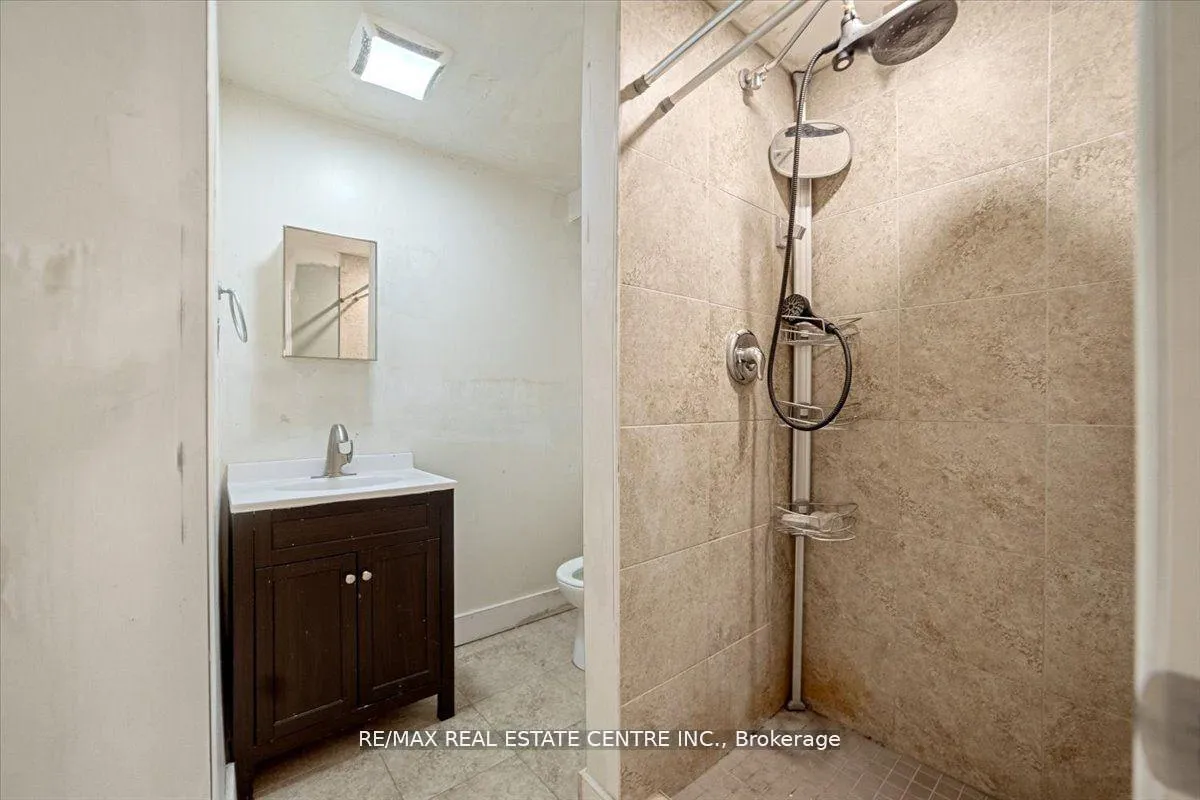 Photo 24 of 27 Bernick Drive, Barrie, Grove East — HOMEH