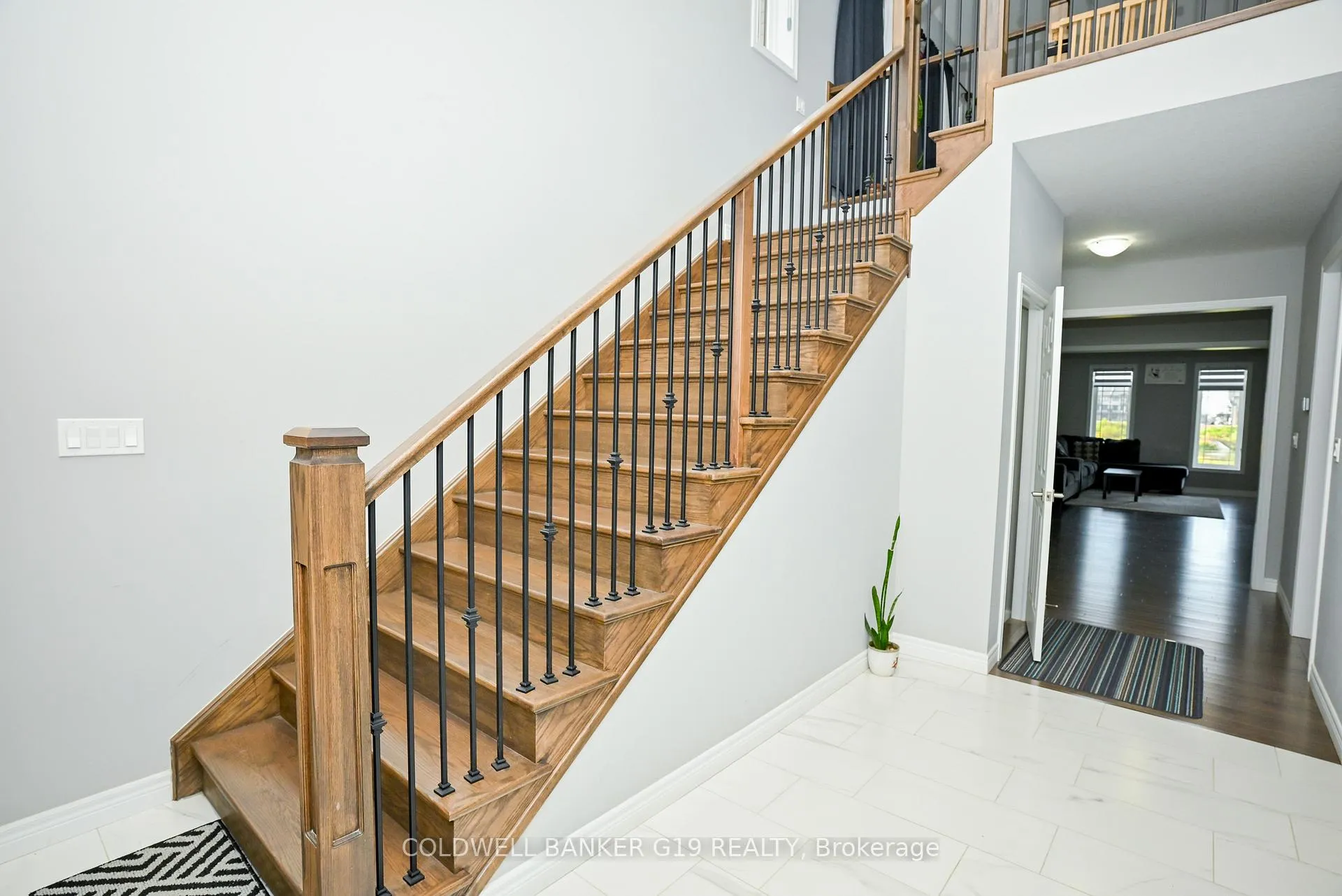 Photo 2 of 91 Georgina Street, Kitchener, Pioneer Park/Doon/Wyldwoods — HOMEH