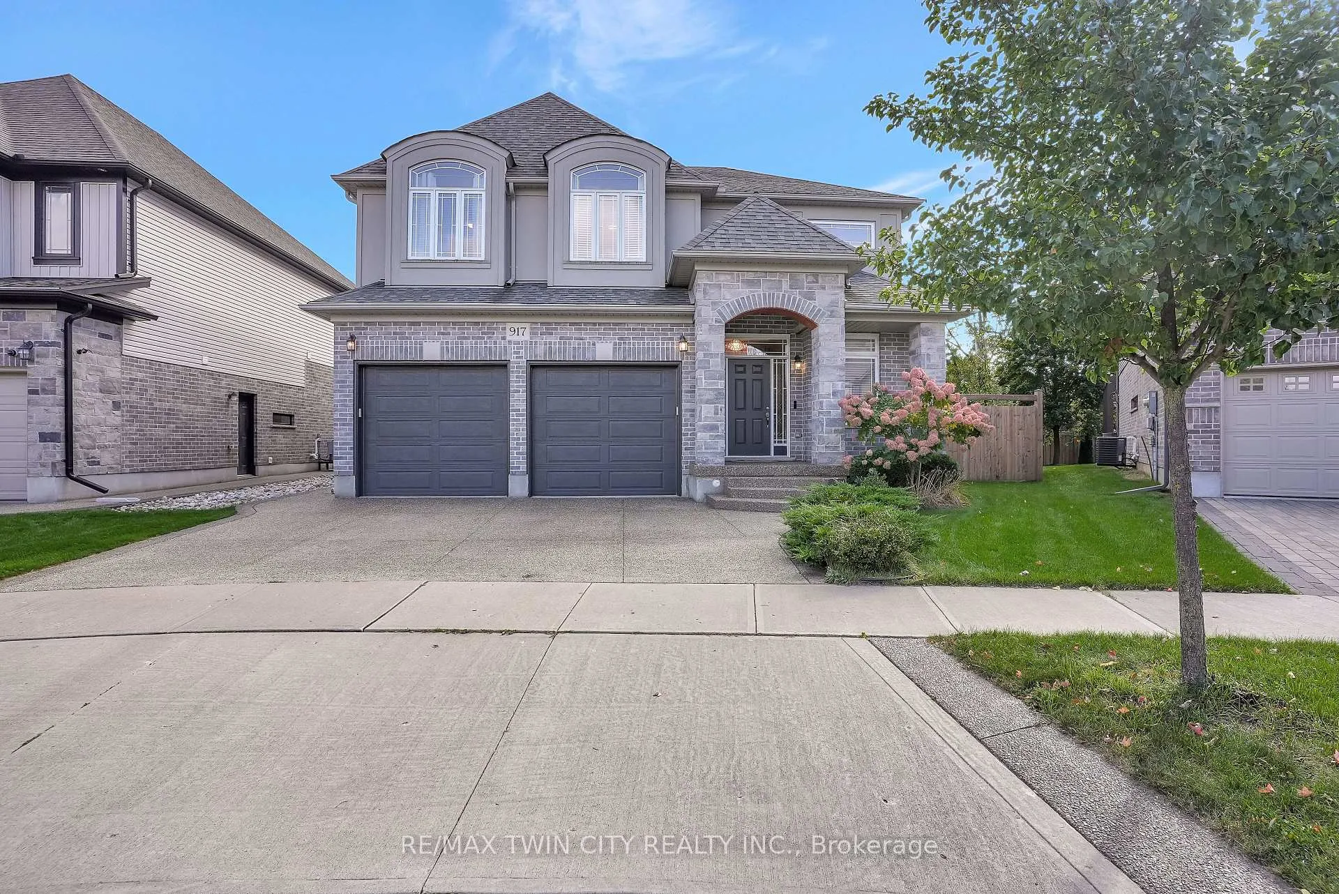 Front of 917 Deer Creek Court