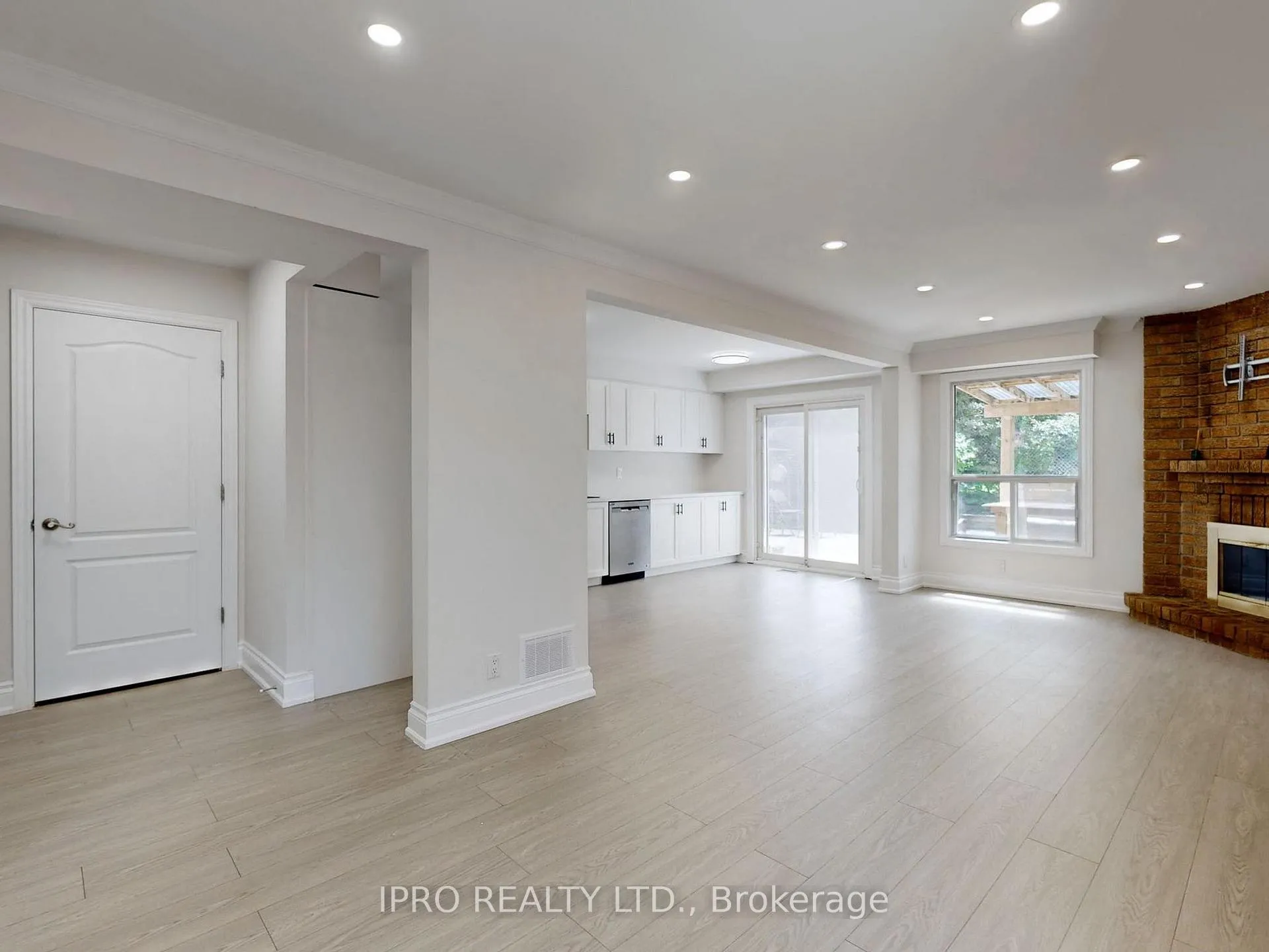 Photo 6 of 65 Seaton Drive, Aurora, Aurora Highlands — HOMEH