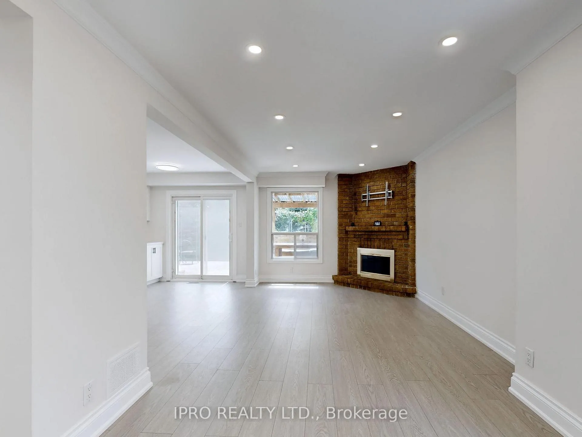 Photo 7 of 65 Seaton Drive, Aurora, Aurora Highlands — HOMEH
