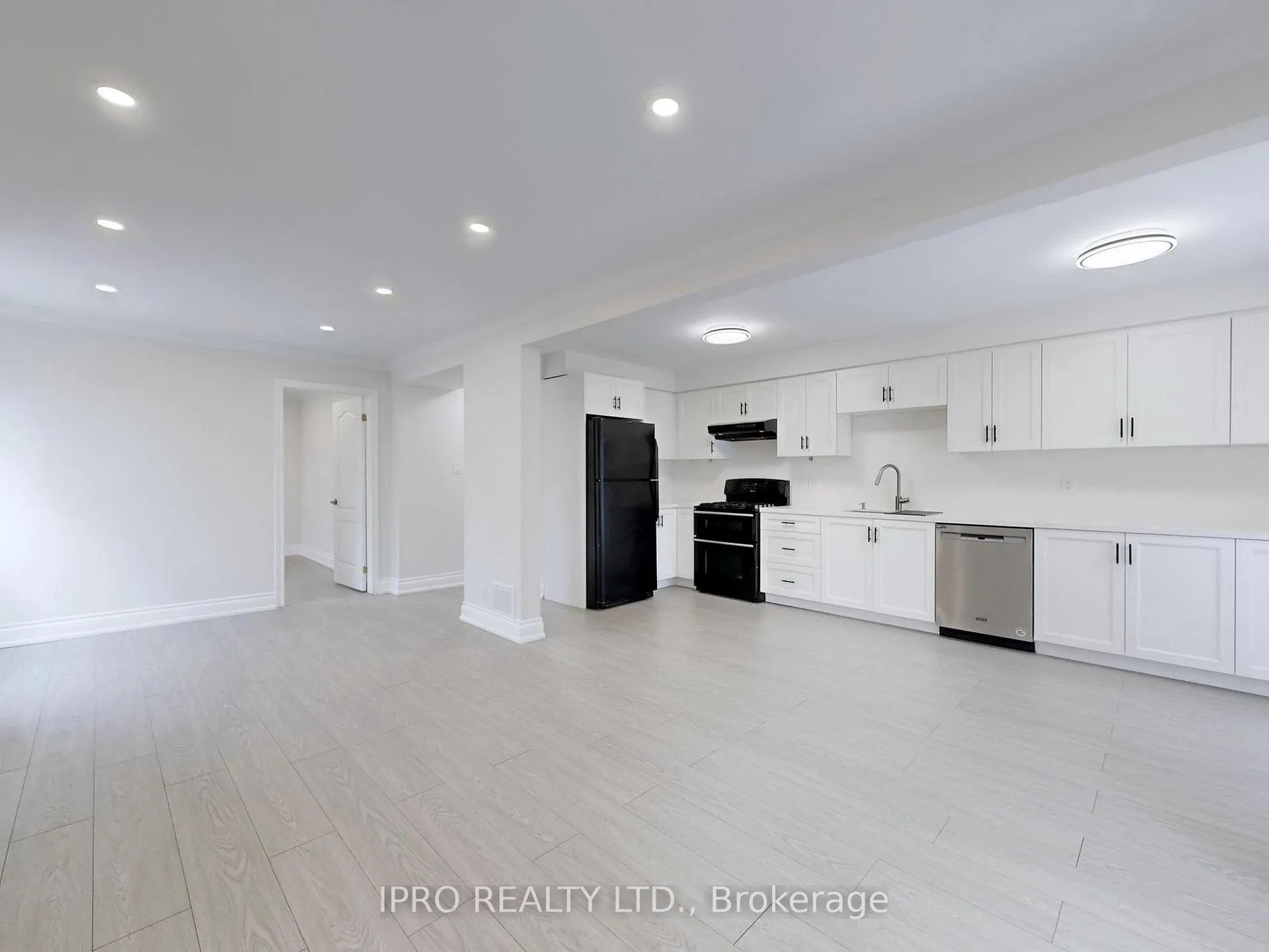 Photo 11 of 65 Seaton Drive, Aurora, Aurora Highlands — HOMEH