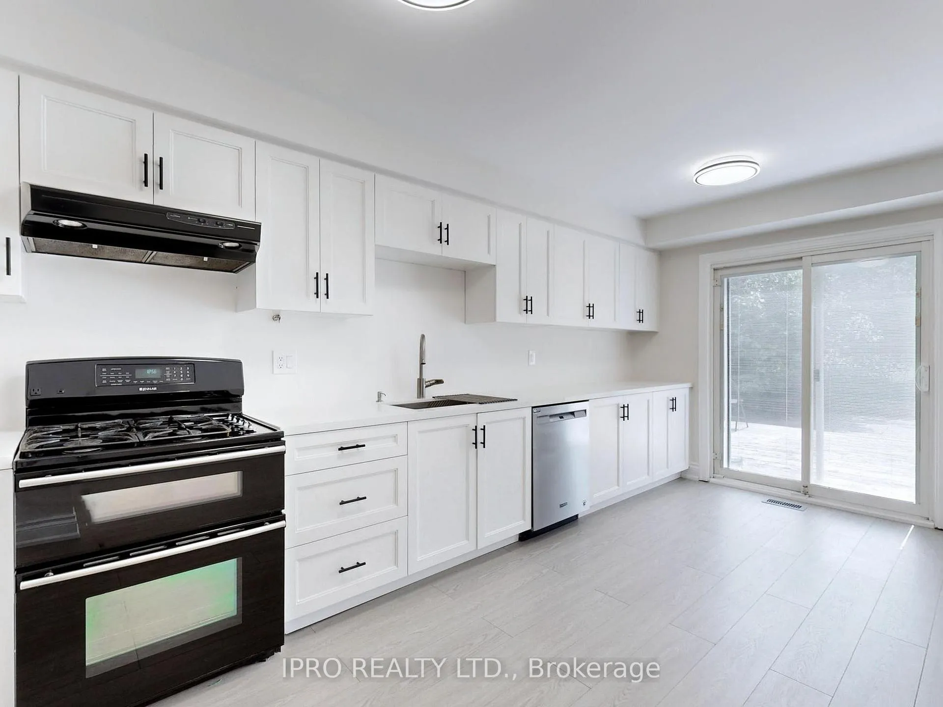 Photo 13 of 65 Seaton Drive, Aurora, Aurora Highlands — HOMEH