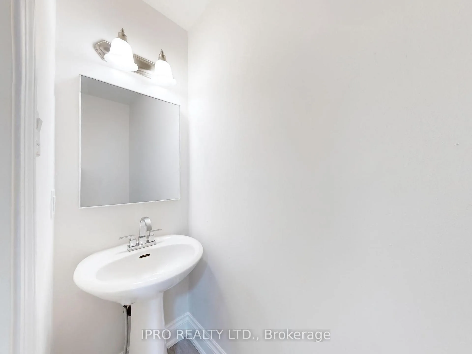 Photo 17 of 65 Seaton Drive, Aurora, Aurora Highlands — HOMEH