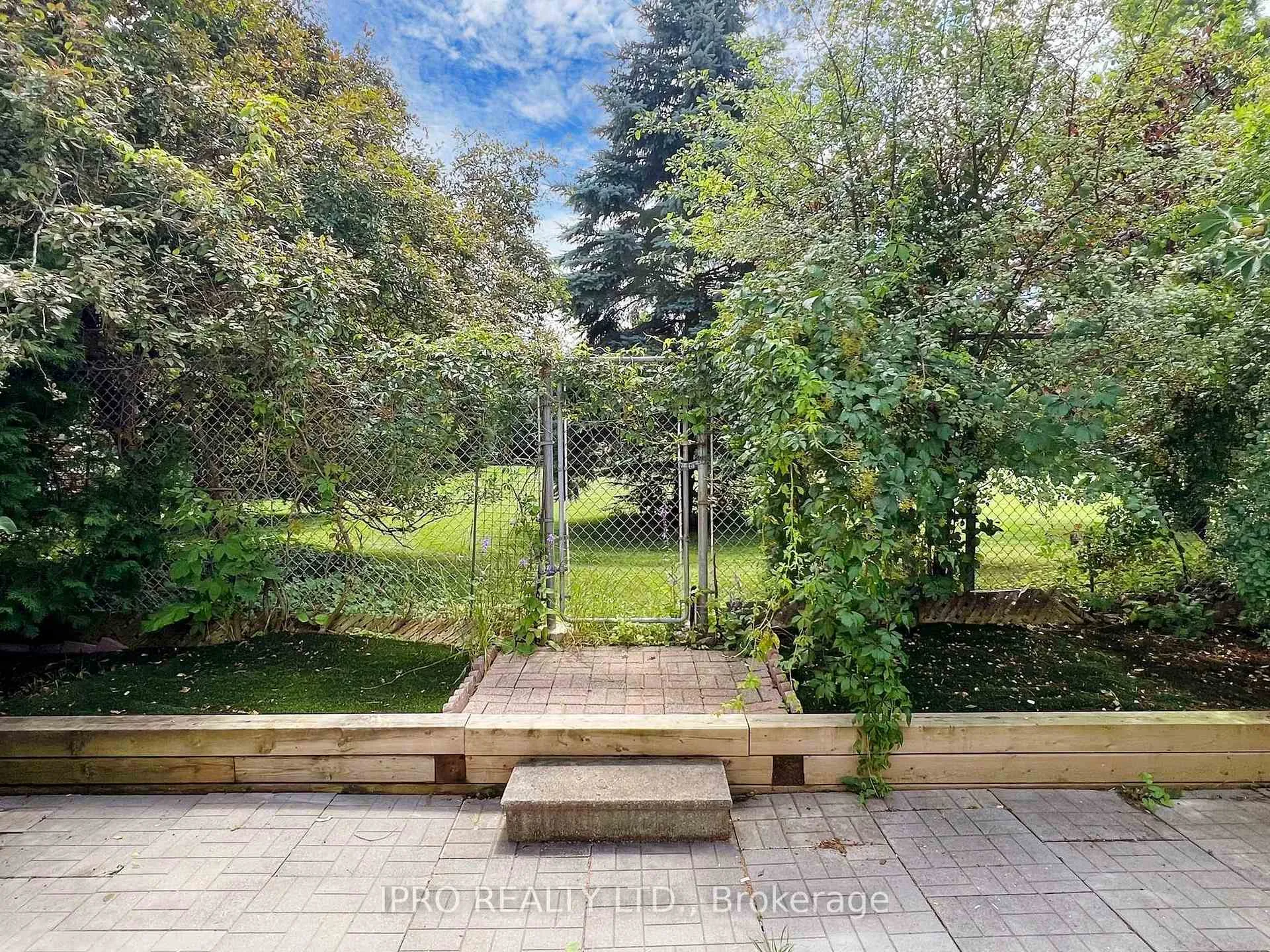 Photo 34 of 65 Seaton Drive, Aurora, Aurora Highlands — HOMEH