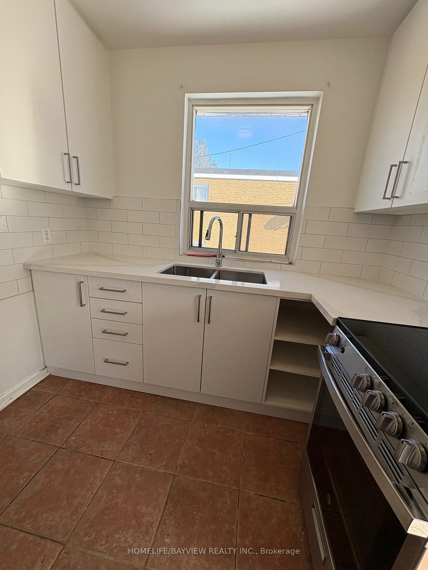 Photo 6 of Unit 5, 550 Lansdowne Drive, Oshawa, Eastdale — HOMEH