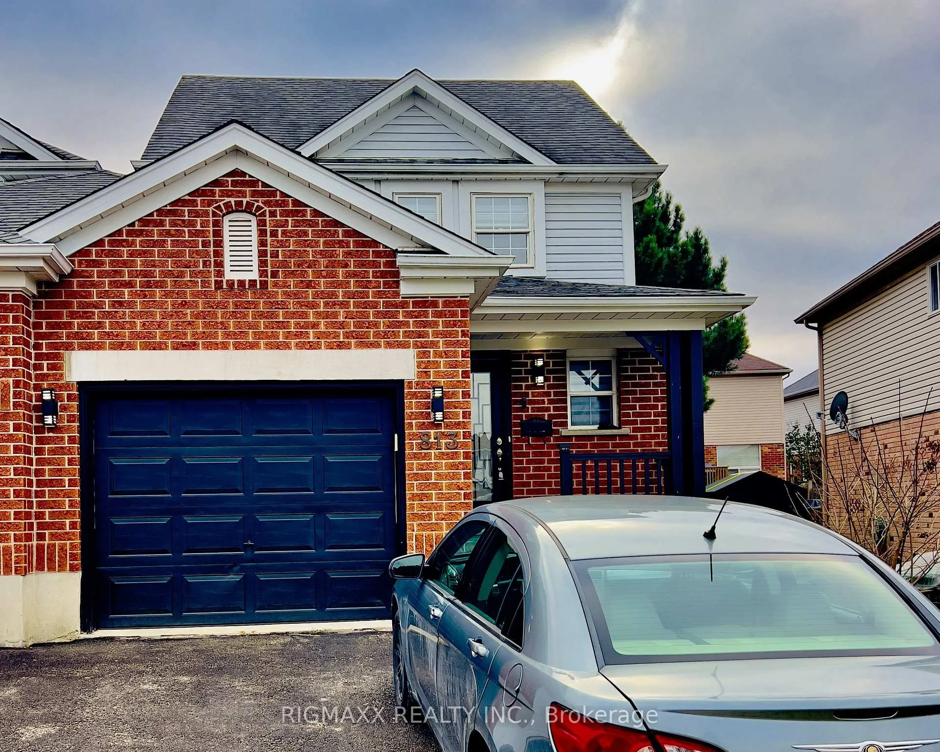 Photo 1 of 813 Fairway Crescent, Kitchener — HOMEH