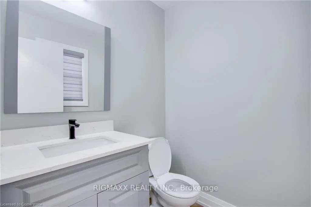 Photo 8 of 813 Fairway Crescent, Kitchener — HOMEH
