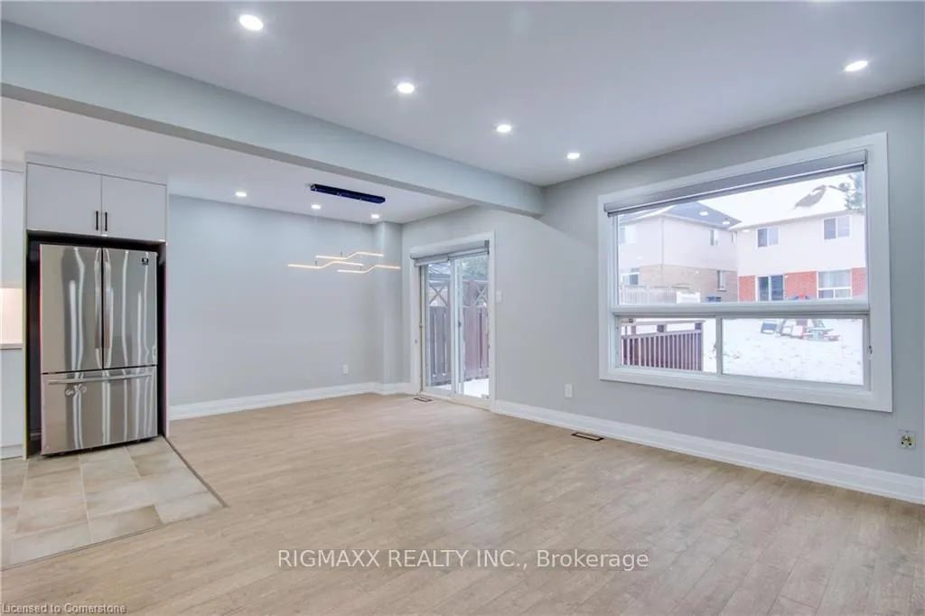 Photo 9 of 813 Fairway Crescent, Kitchener — HOMEH
