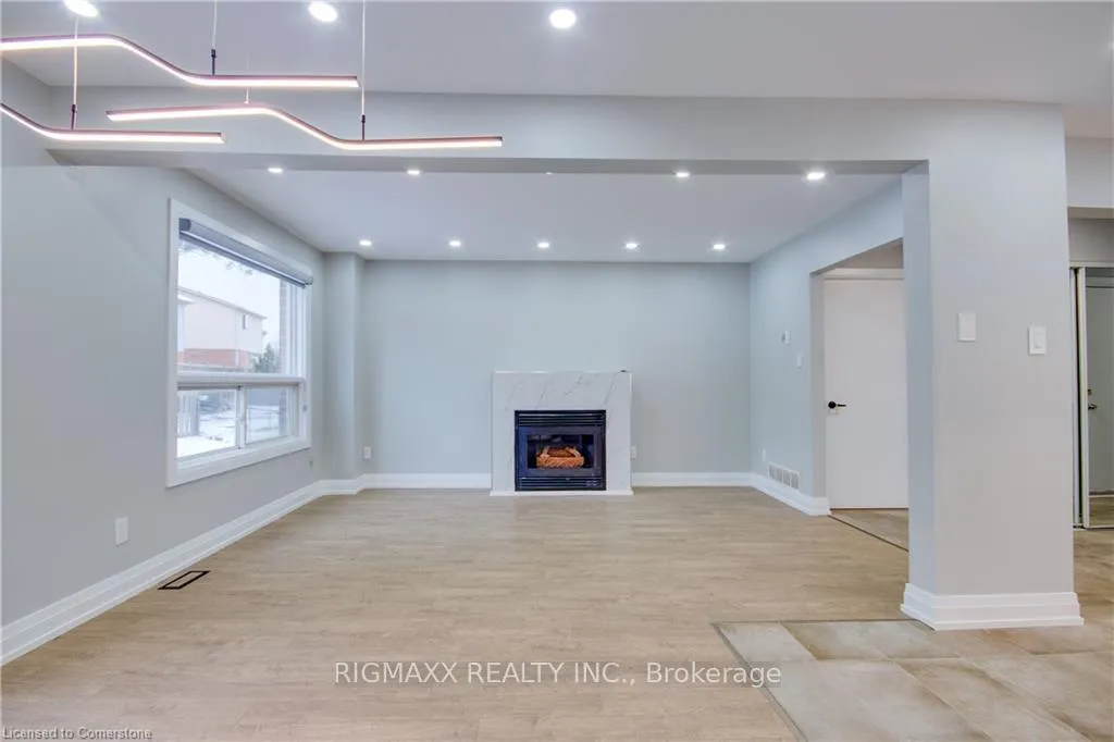 Photo 12 of 813 Fairway Crescent, Kitchener — HOMEH