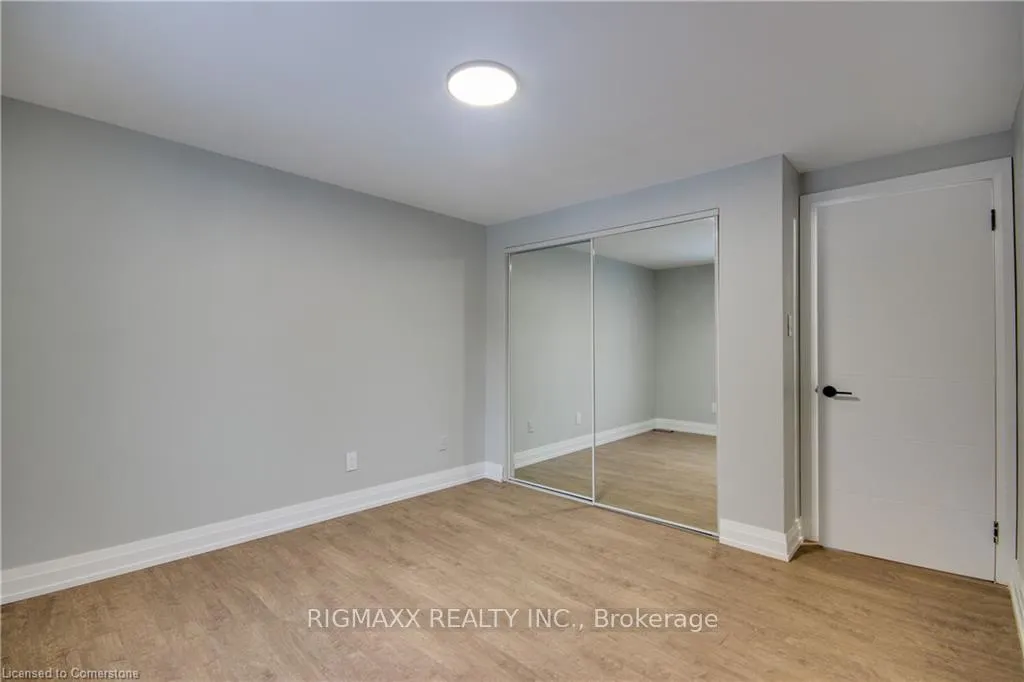 Photo 14 of 813 Fairway Crescent, Kitchener — HOMEH
