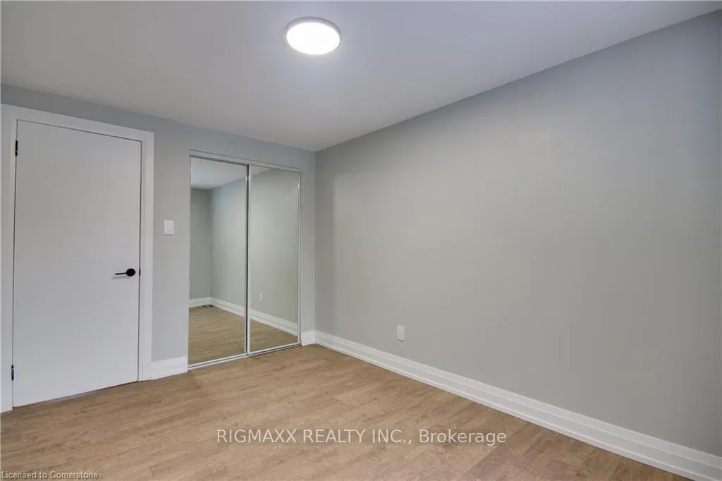 Photo 16 of 813 Fairway Crescent, Kitchener — HOMEH
