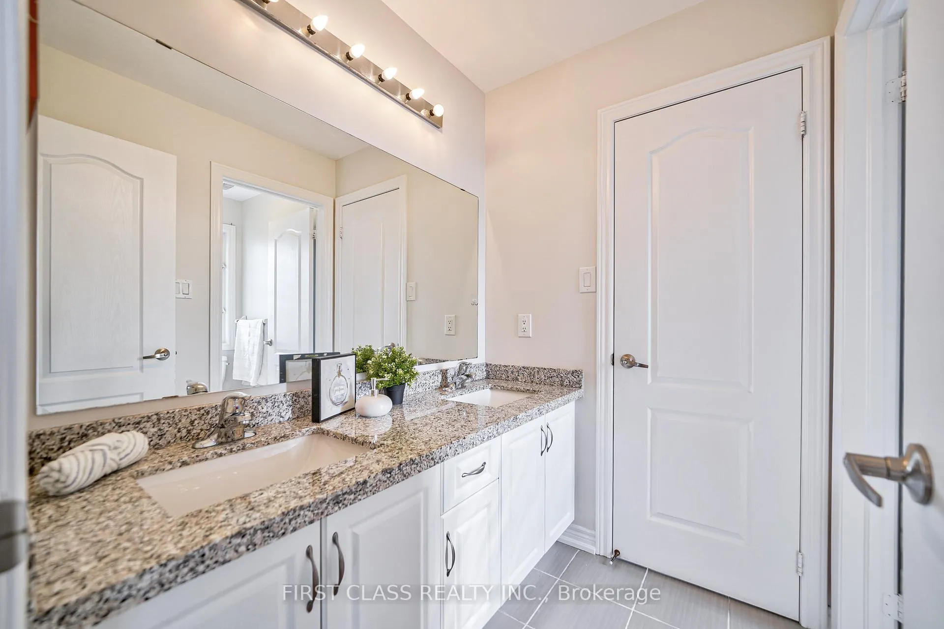 Photo 18 of 31 Hyacinth Street, Markham, Wismer — HOMEH