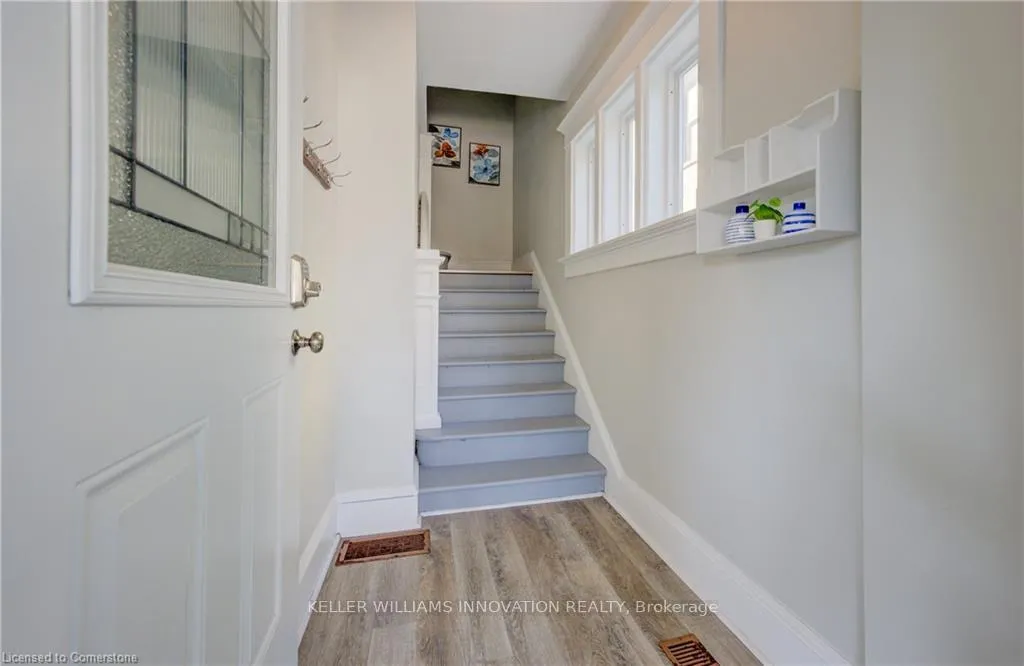 Photo 4 of 25 Wellington Street N, Kitchener — HOMEH