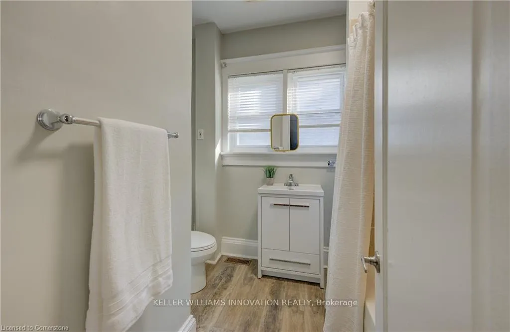 Photo 9 of 25 Wellington Street N, Kitchener — HOMEH