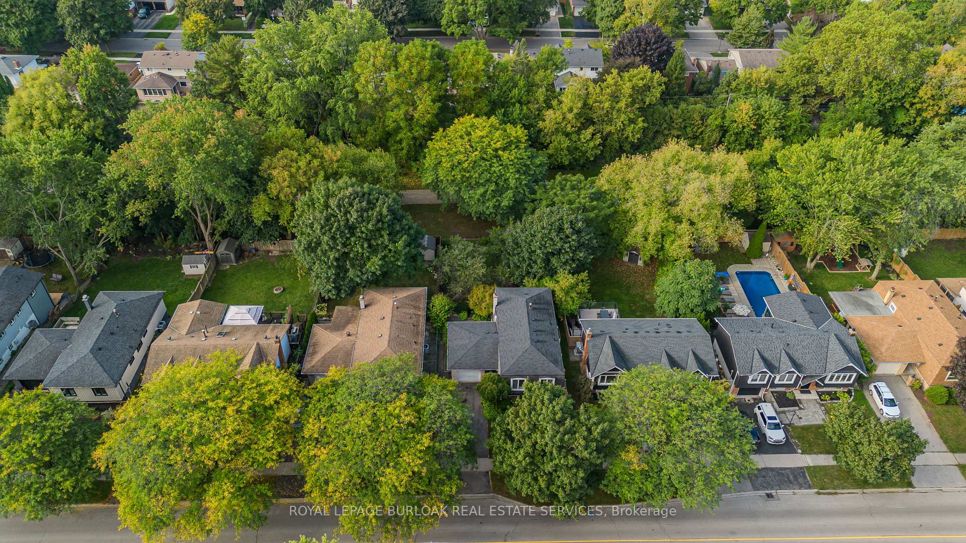 Photo 4 of 702 Francis Road, Burlington, LaSalle — HOMEH