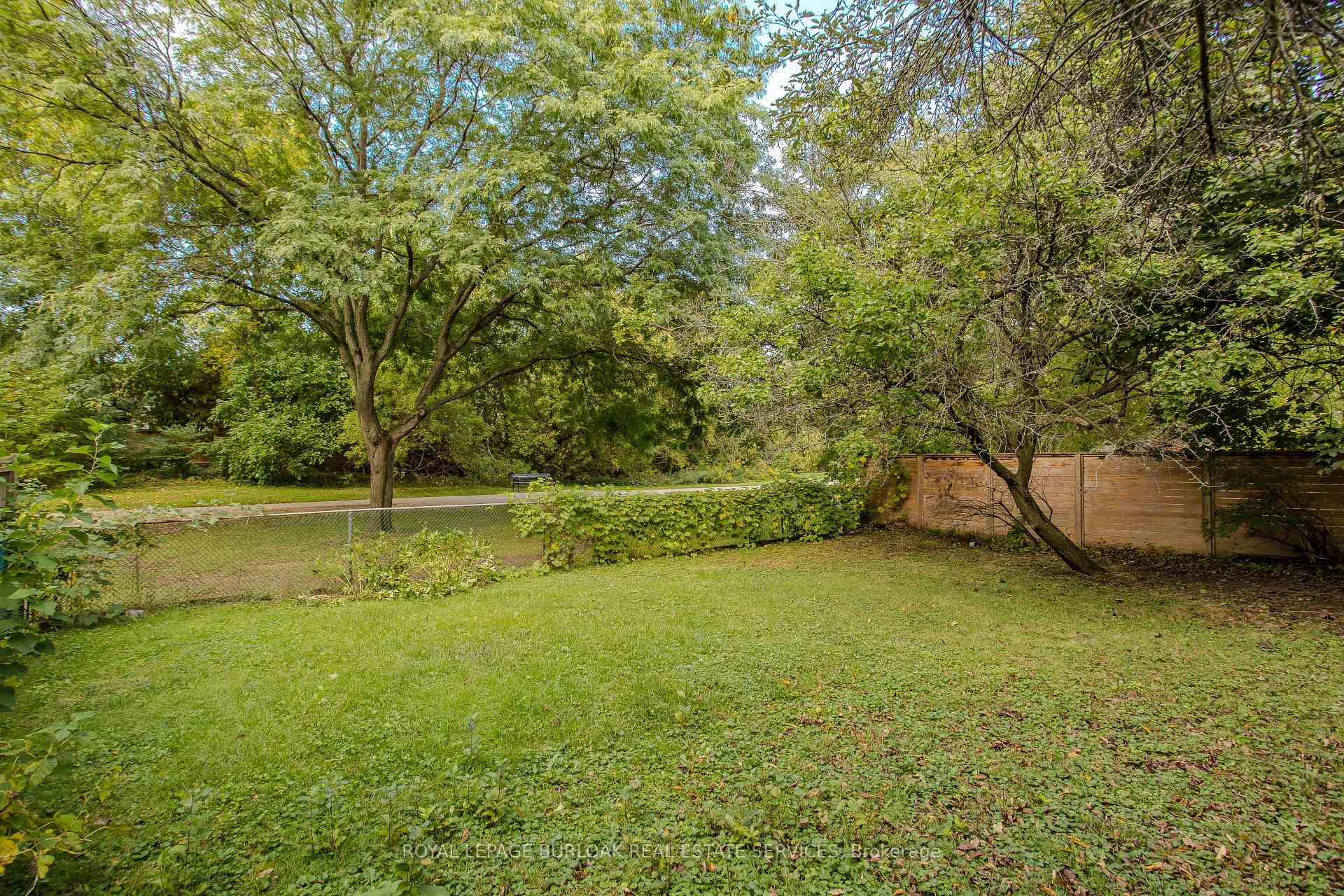 Photo 10 of 702 Francis Road, Burlington, LaSalle — HOMEH