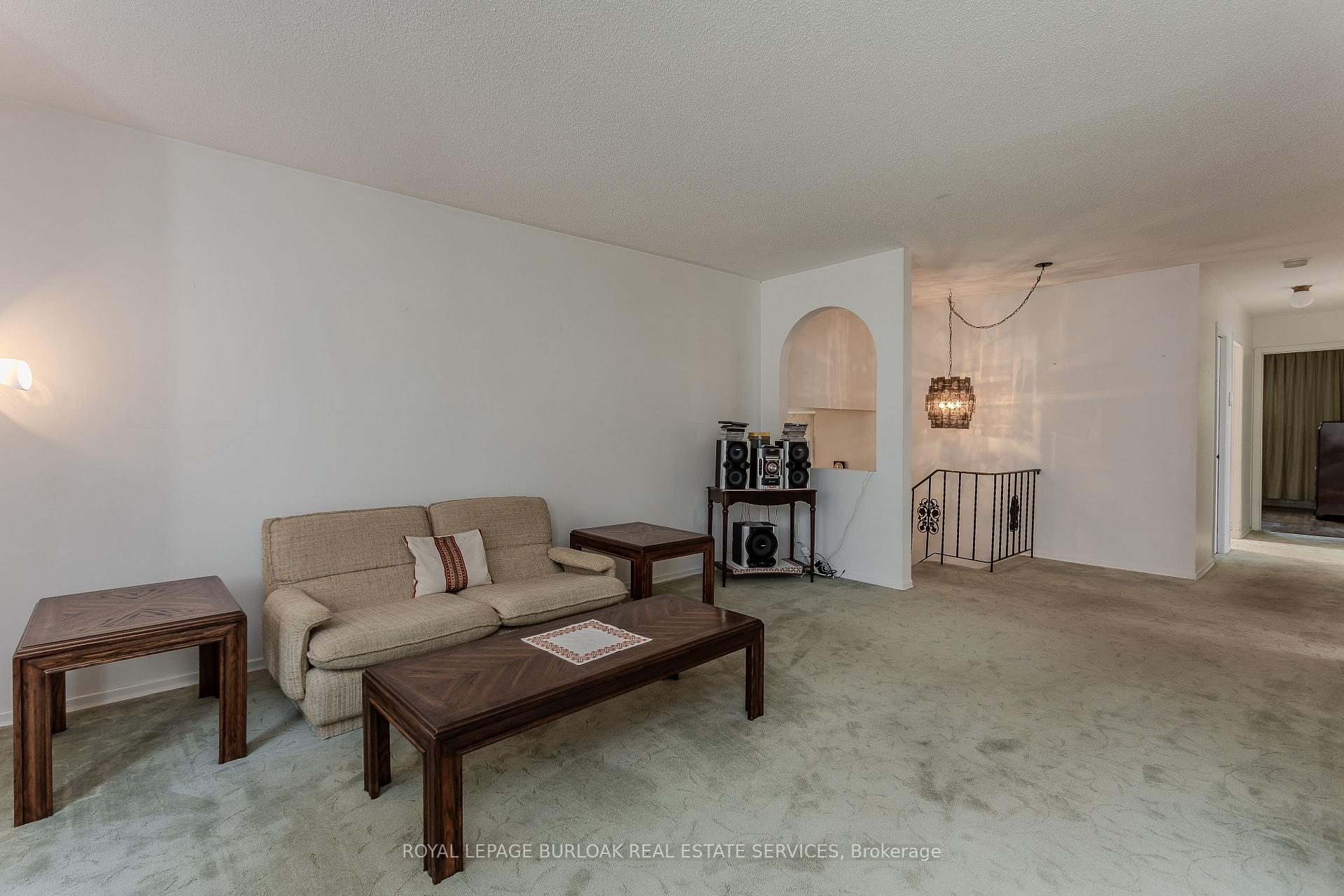 Photo 13 of 702 Francis Road, Burlington, LaSalle — HOMEH