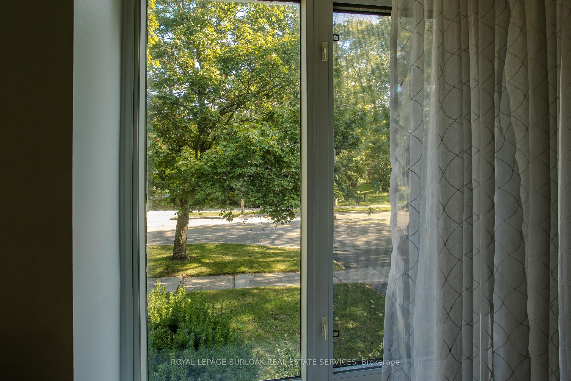 Photo 16 of 702 Francis Road, Burlington, LaSalle — HOMEH