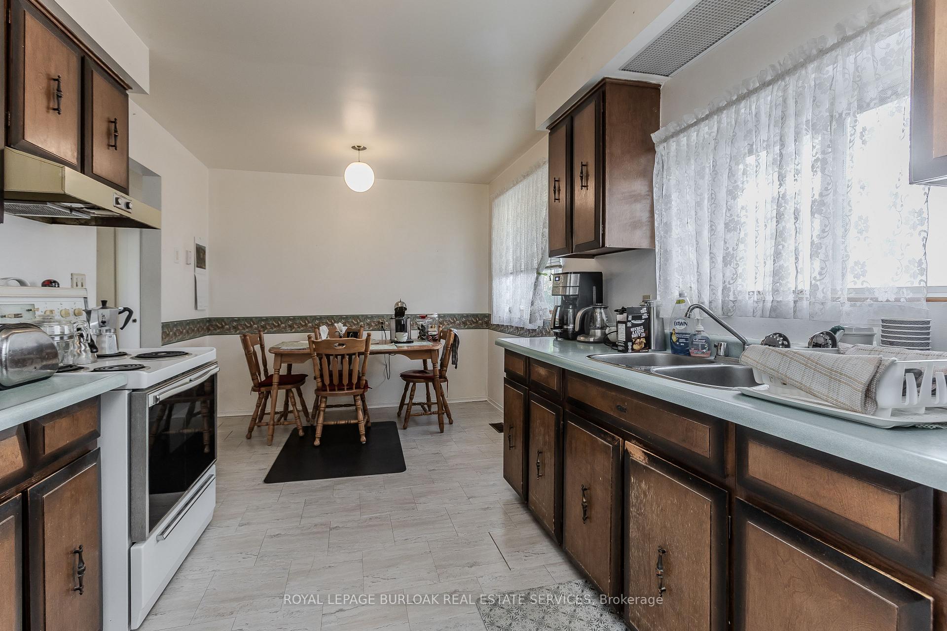 Photo 20 of 702 Francis Road, Burlington, LaSalle — HOMEH