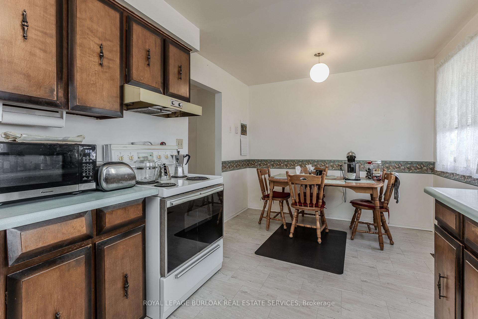 Photo 22 of 702 Francis Road, Burlington, LaSalle — HOMEH