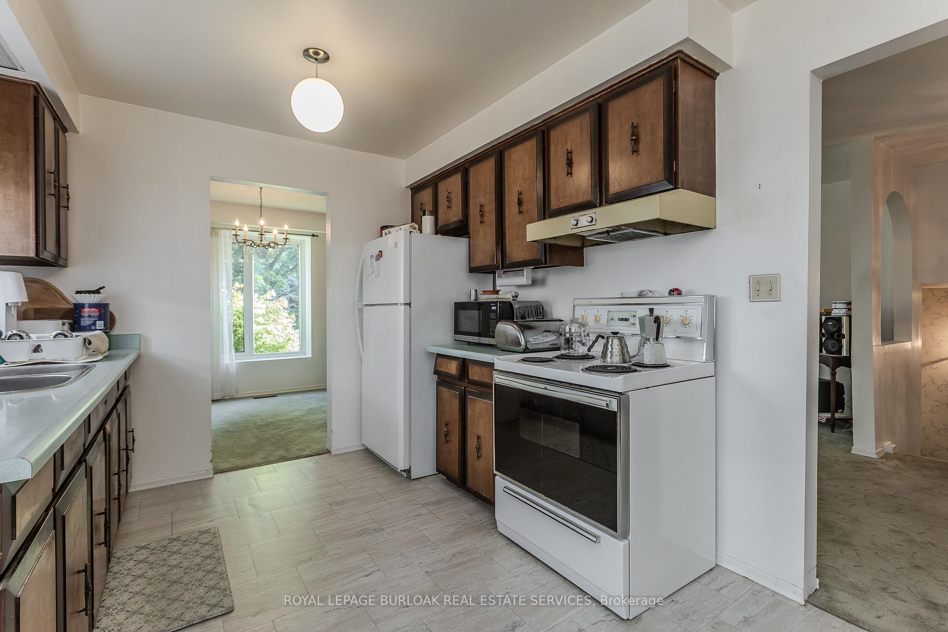 Photo 23 of 702 Francis Road, Burlington, LaSalle — HOMEH