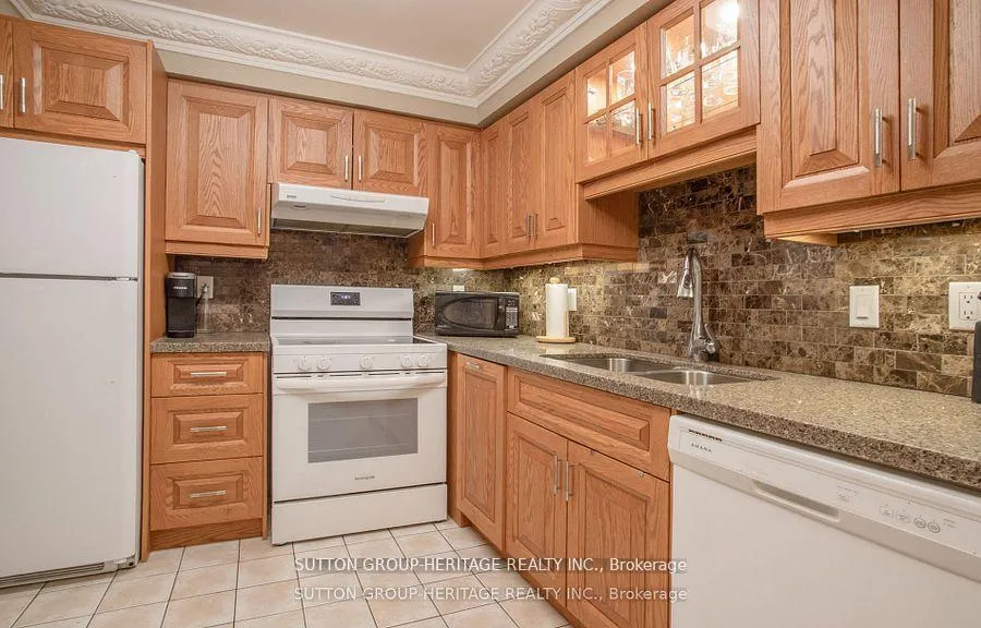 Photo 10 of Unit 1415, 1000 The Esplanade N, Pickering, Town Centre — HOMEH