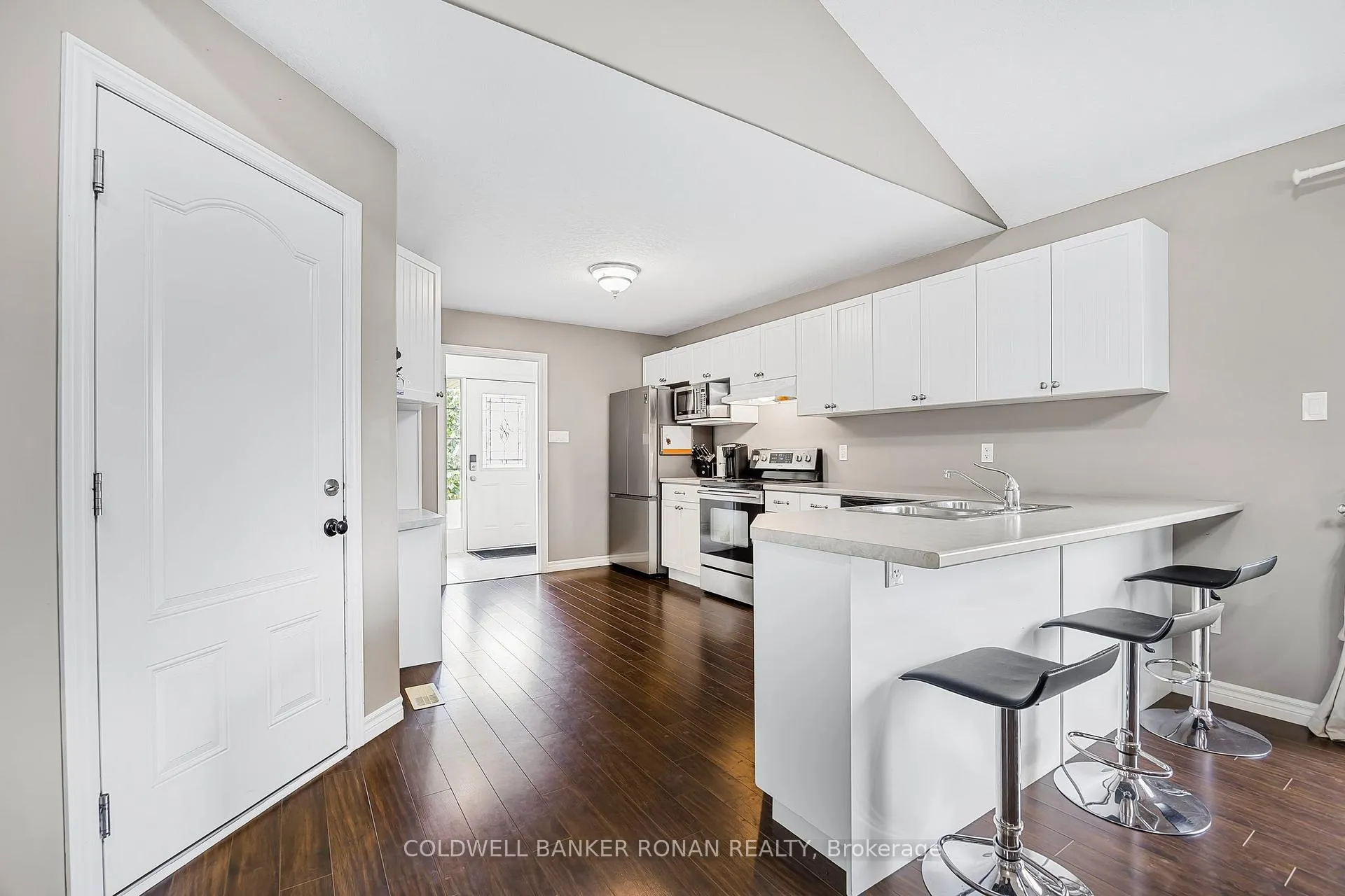 Photo 9 of 48 Irwin Crescent, New Tecumseth, Alliston — HOMEH