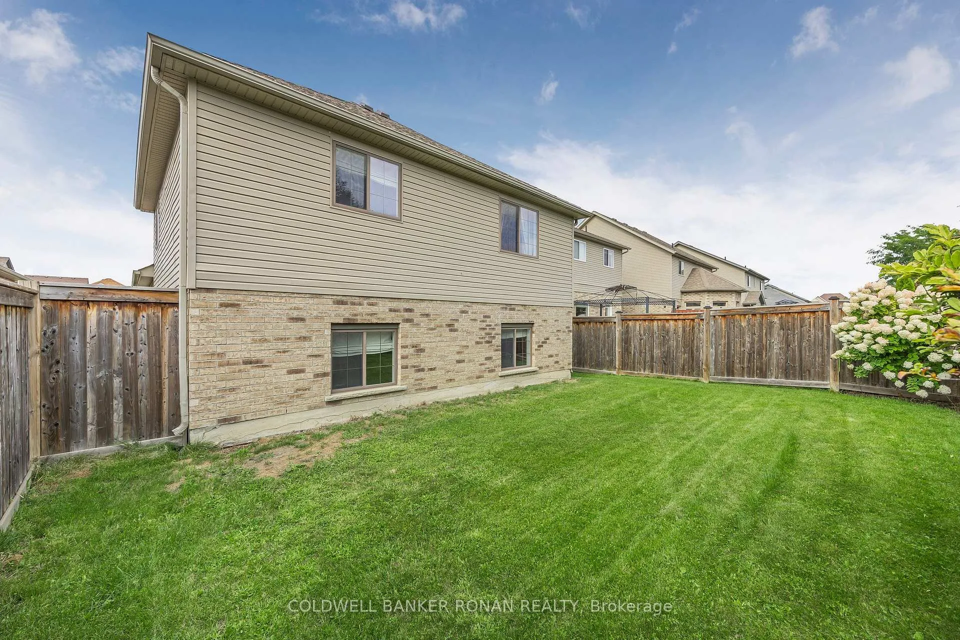 Photo 34 of 48 Irwin Crescent, New Tecumseth, Alliston — HOMEH