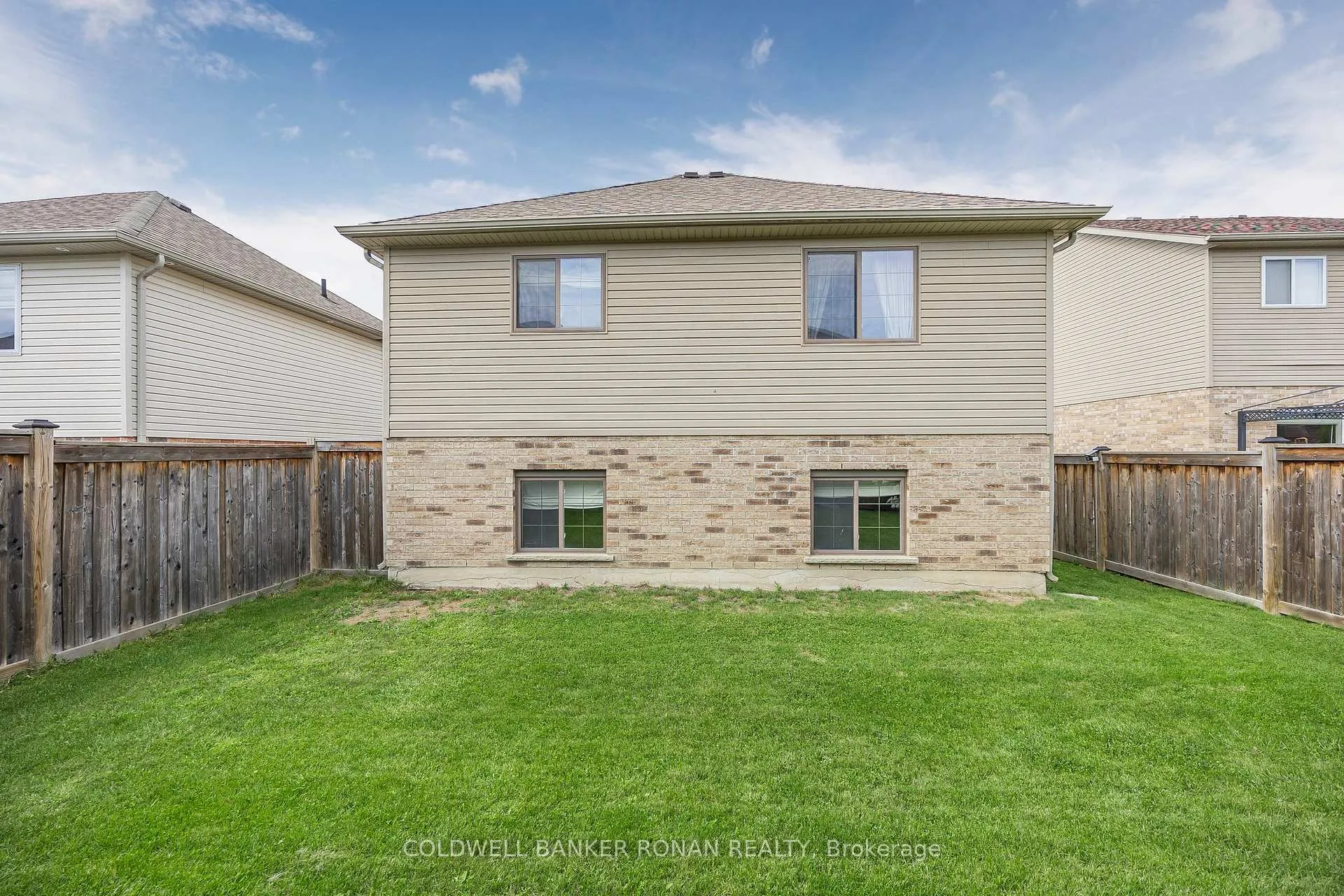 Photo 35 of 48 Irwin Crescent, New Tecumseth, Alliston — HOMEH