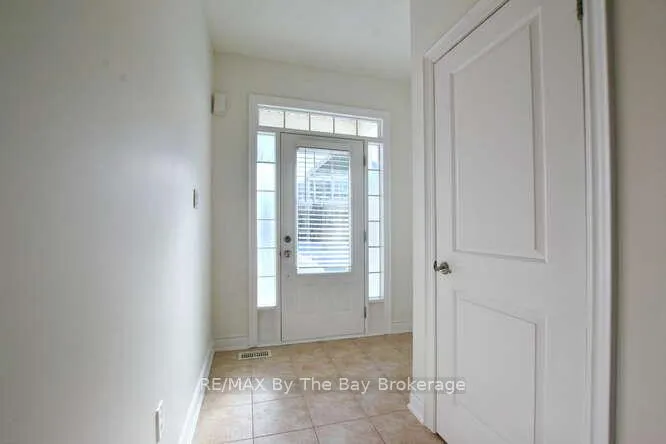 Photo 3 of 11 Savannah Crescent, Wasaga Beach — HOMEH