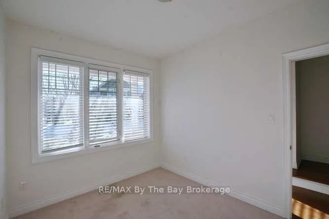 Photo 7 of 11 Savannah Crescent, Wasaga Beach — HOMEH