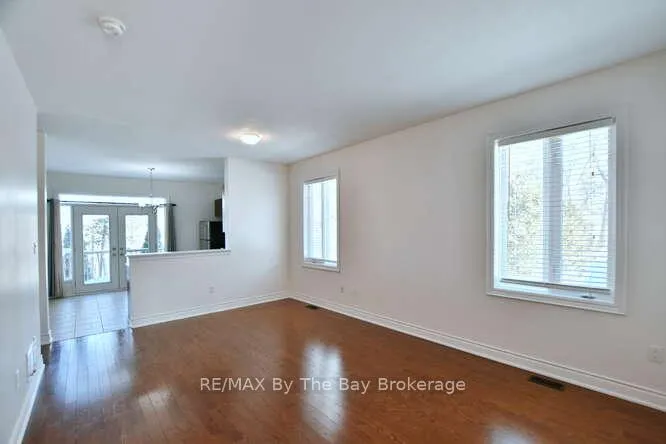 Photo 10 of 11 Savannah Crescent, Wasaga Beach — HOMEH