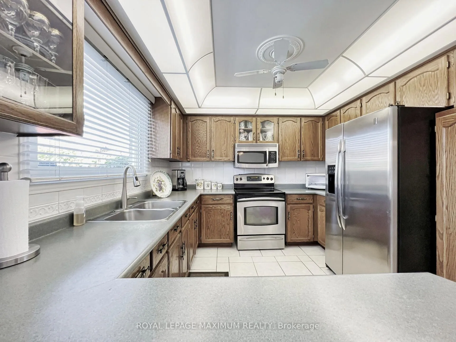 Photo 8 of 25 Risebrough Circuit, Markham, Milliken Mills West — HOMEH