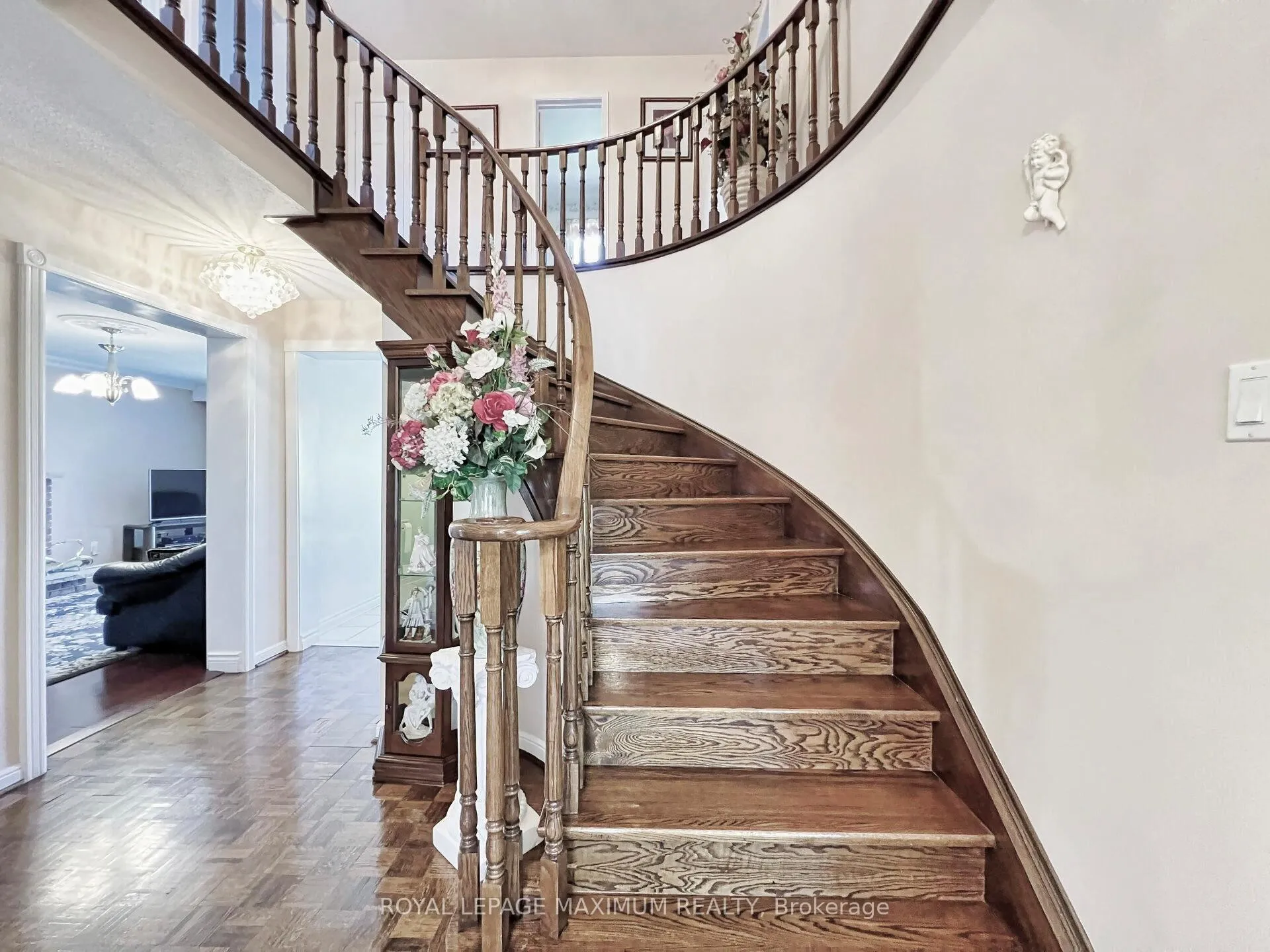 Photo 11 of 25 Risebrough Circuit, Markham, Milliken Mills West — HOMEH