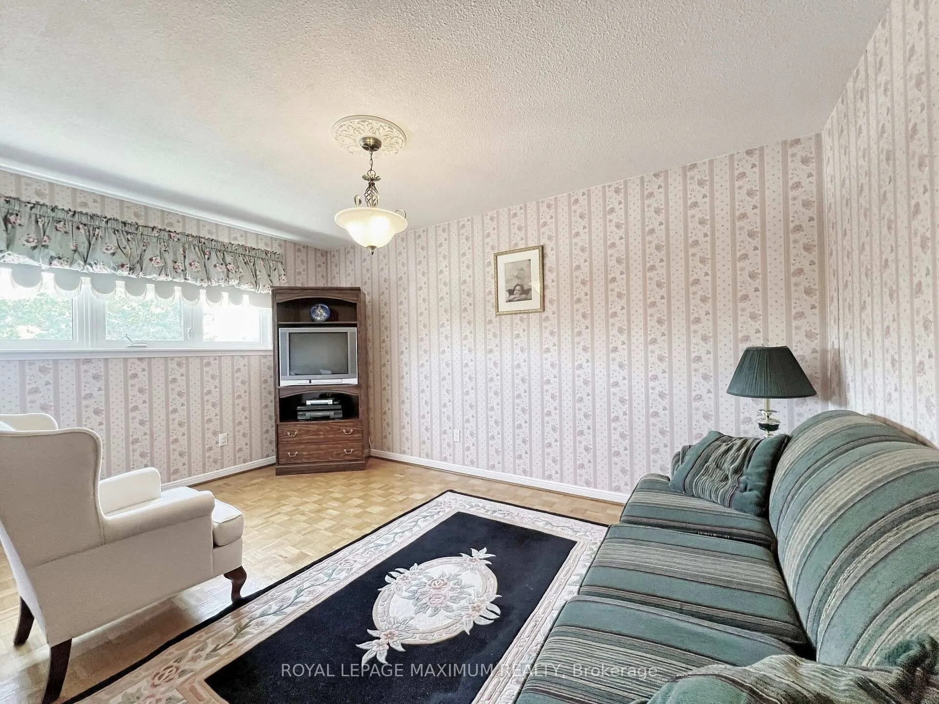 Photo 15 of 25 Risebrough Circuit, Markham, Milliken Mills West — HOMEH