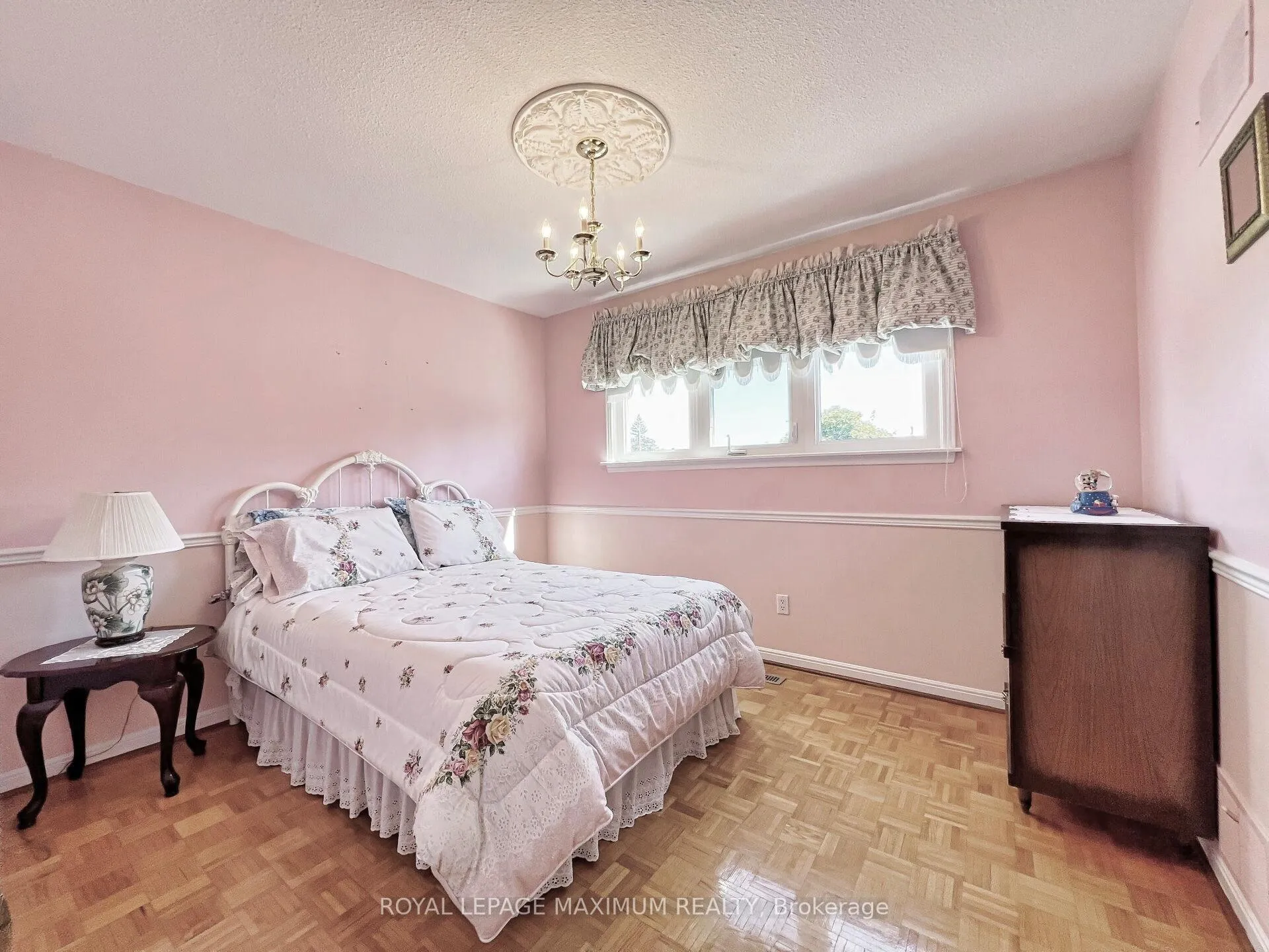 Photo 16 of 25 Risebrough Circuit, Markham, Milliken Mills West — HOMEH