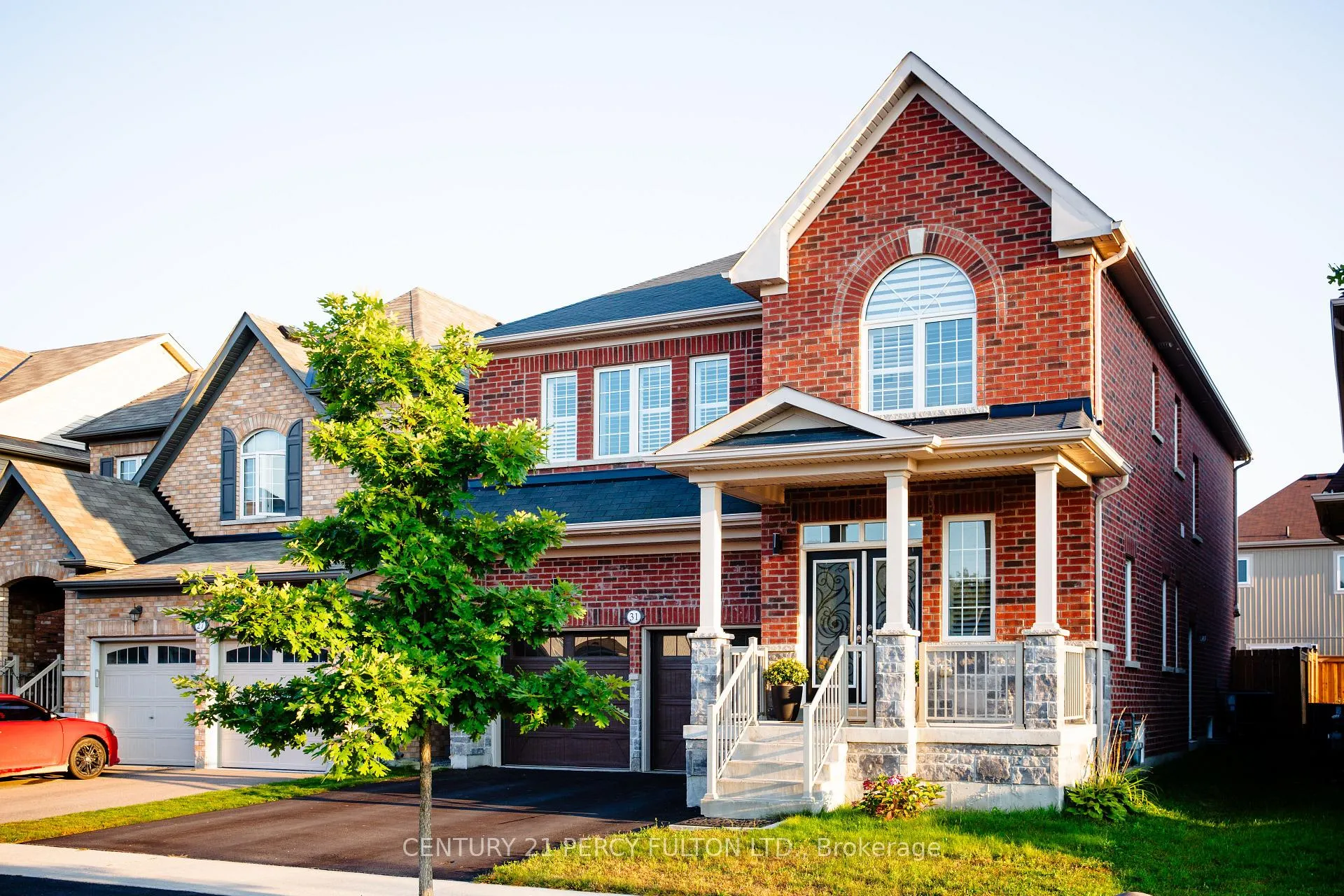 Photo 3 of 31 Bruce Cameron Drive, Clarington, Bowmanville — HOMEH