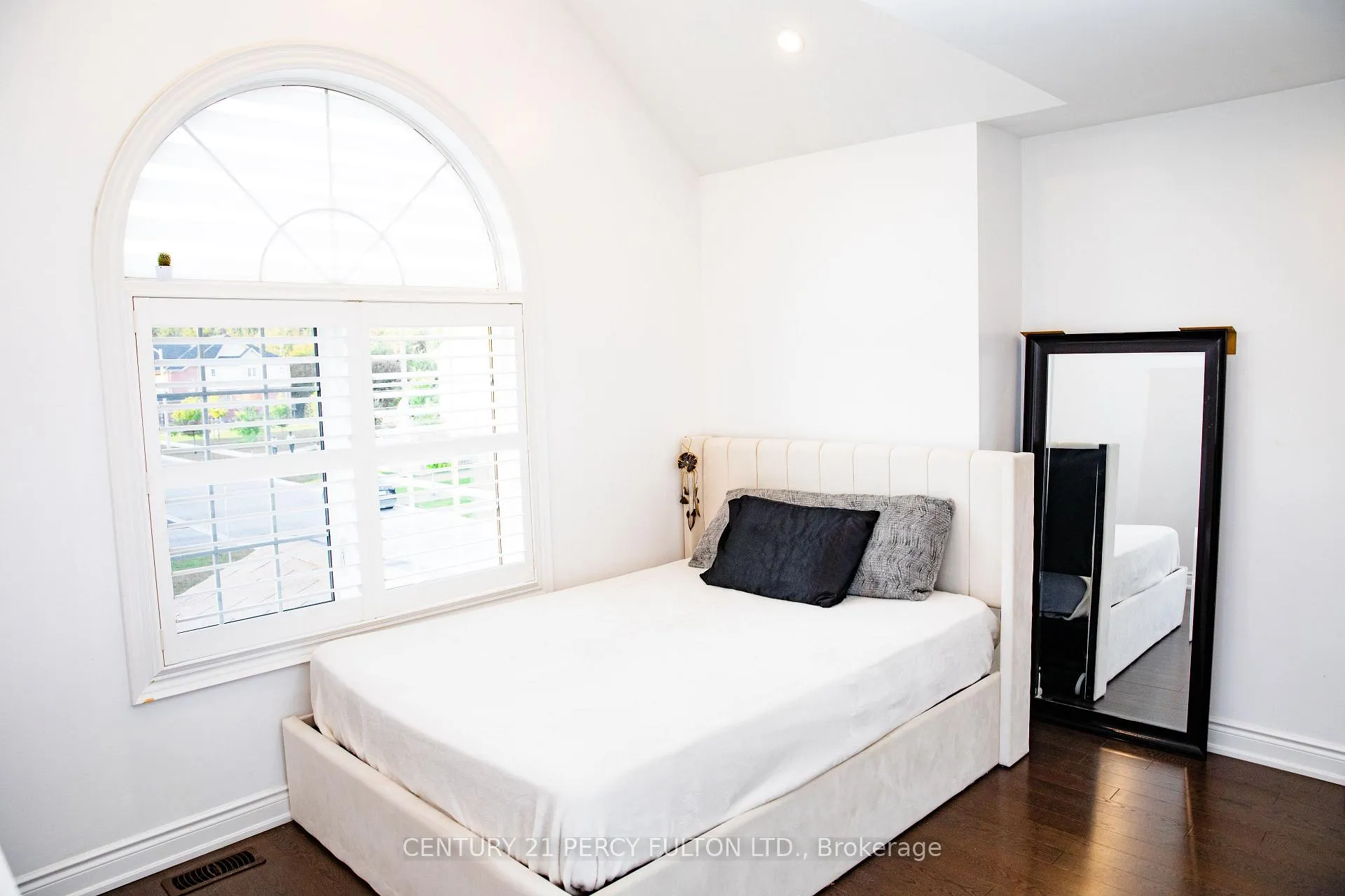 Photo 11 of 31 Bruce Cameron Drive, Clarington, Bowmanville — HOMEH