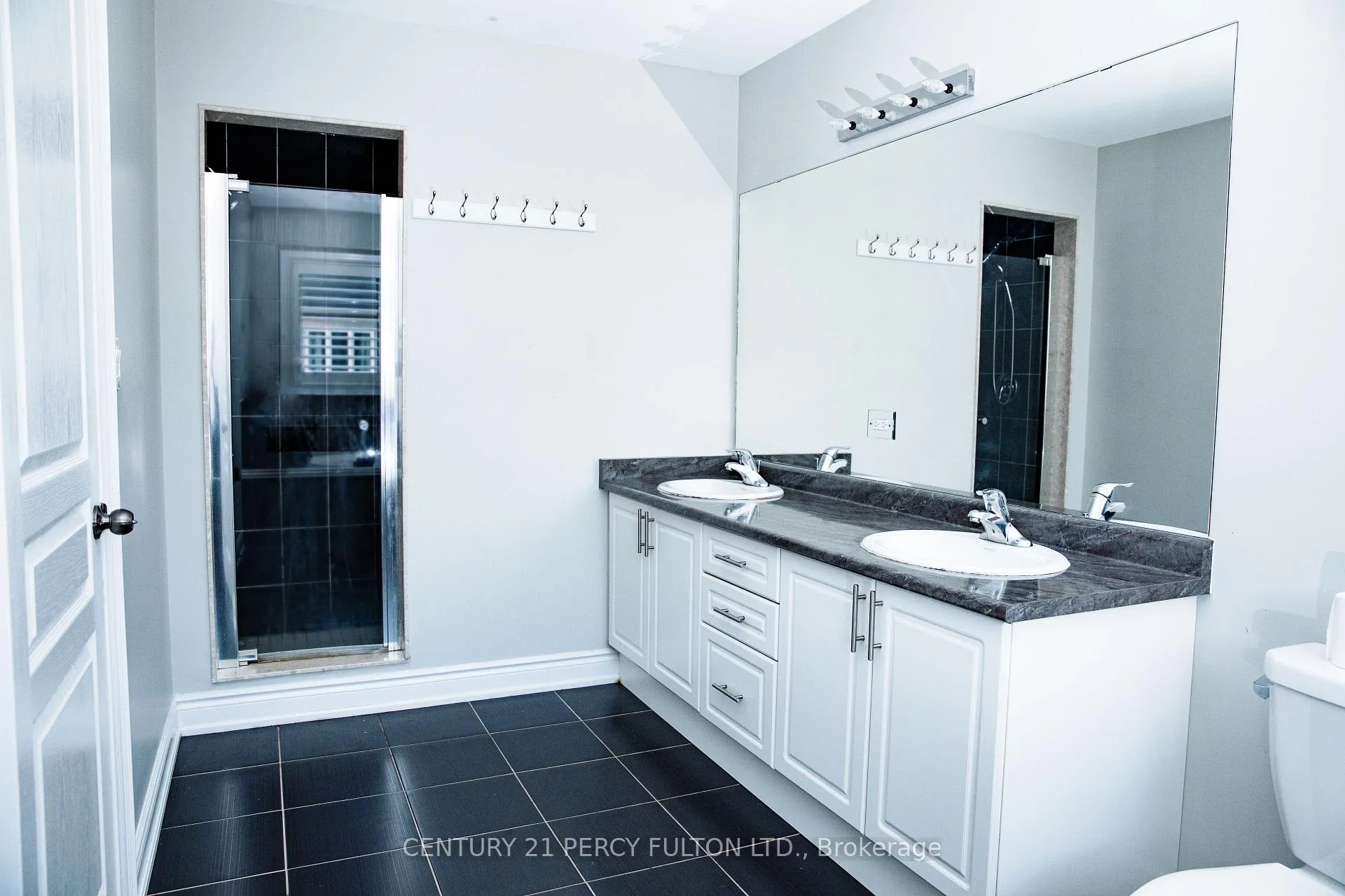 Photo 14 of 31 Bruce Cameron Drive, Clarington, Bowmanville — HOMEH