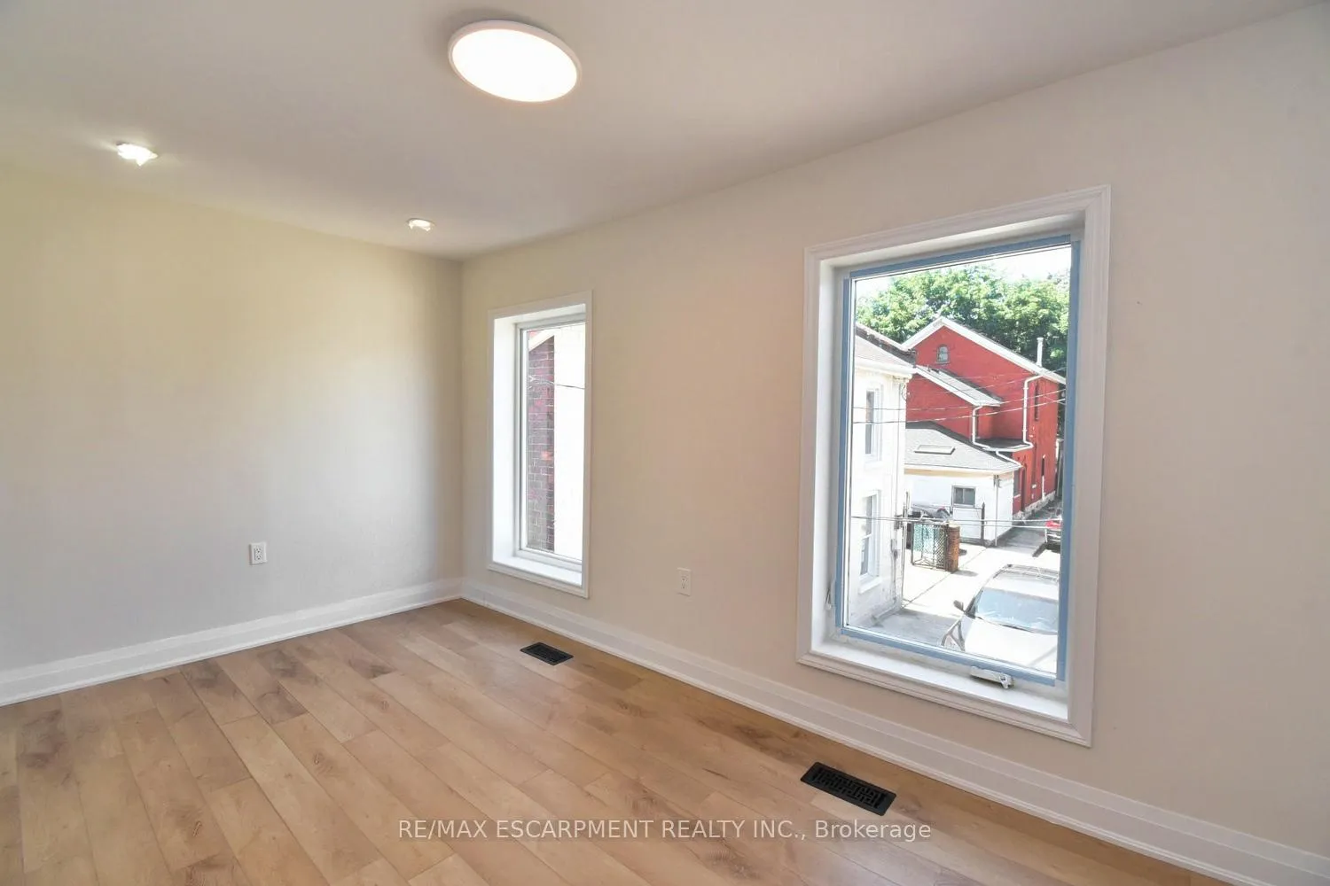 Photo 25 of 126 Evans Street, Hamilton, Landsdale — HOMEH